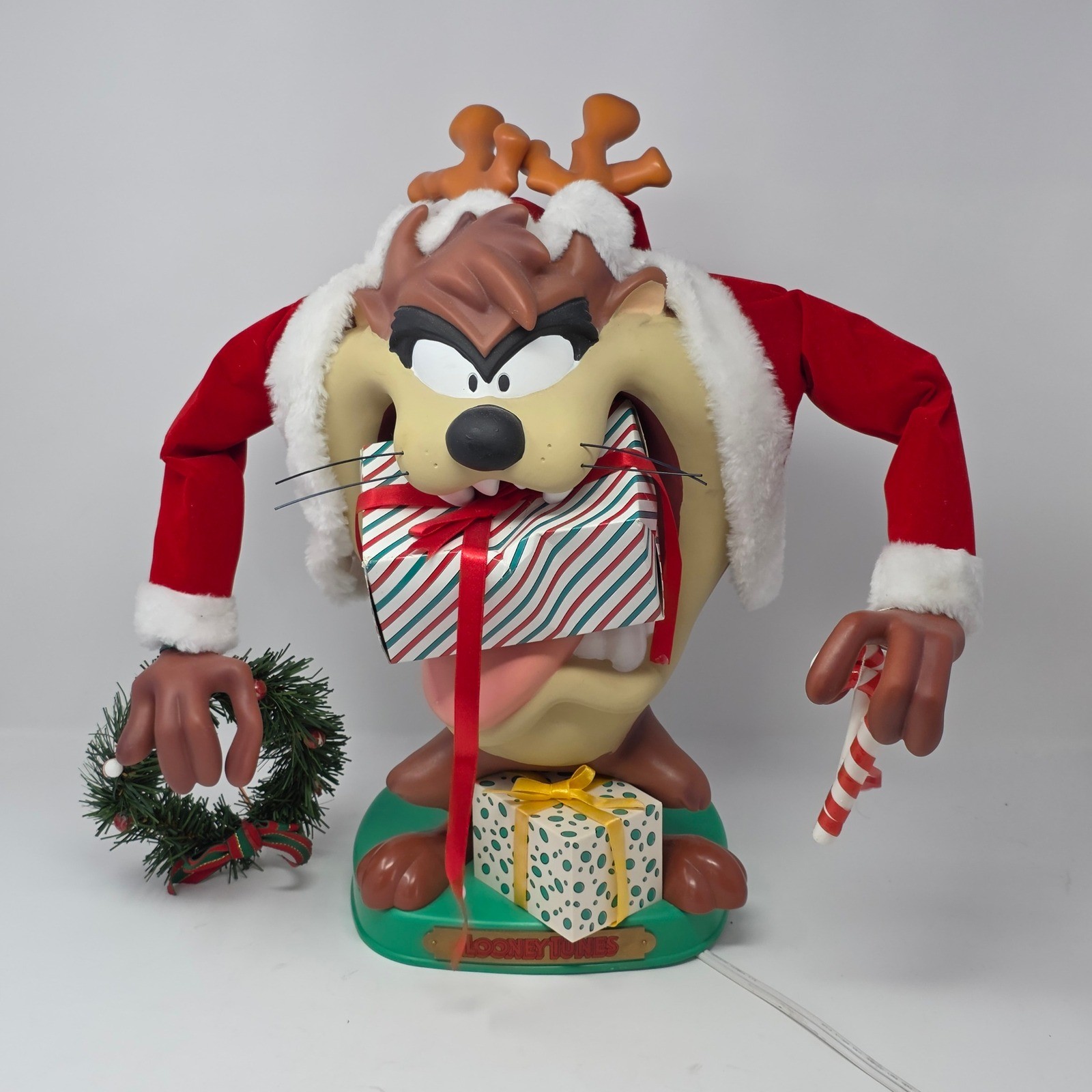 Vintage TAZ Animated Christmas Looney Tunes Tasmanian Devil 18 LARGE FIGURE '96 Vintage TAZ Animated Christmas Looney Tunes Tasmanian Devil 18 LARGE FIGURE '96
