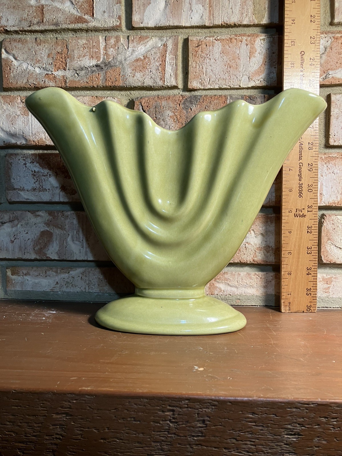Mid-Century Modern Camark Green Gladiola Fan Vase Mid-Century Modern Camark Green Gladiola Fan Vase