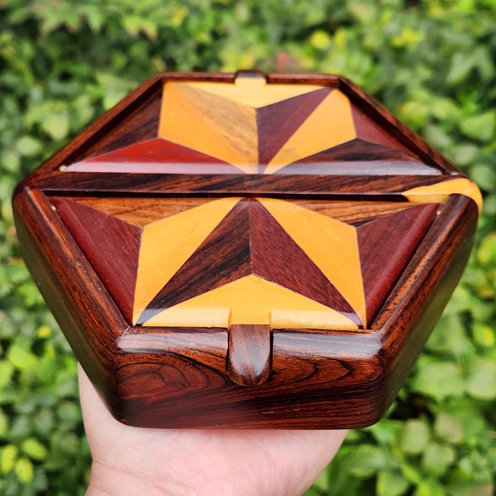 Vintage Japanese Muku Yosegi Wood Parquetry Hexagonal Jewelry Box – Gullwing Lid Vintage Japanese Muku Yosegi Wood Parquetry Hexagonal Jewelry Box – Gullwing Lid