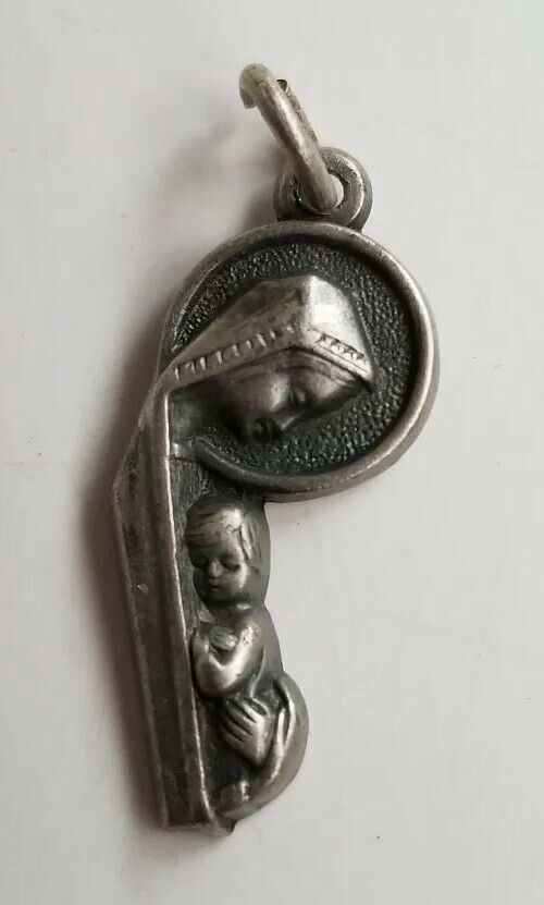 Mother Mary Madonna Baby Jesus charm Metal Vtg Religious Italy silvertone 