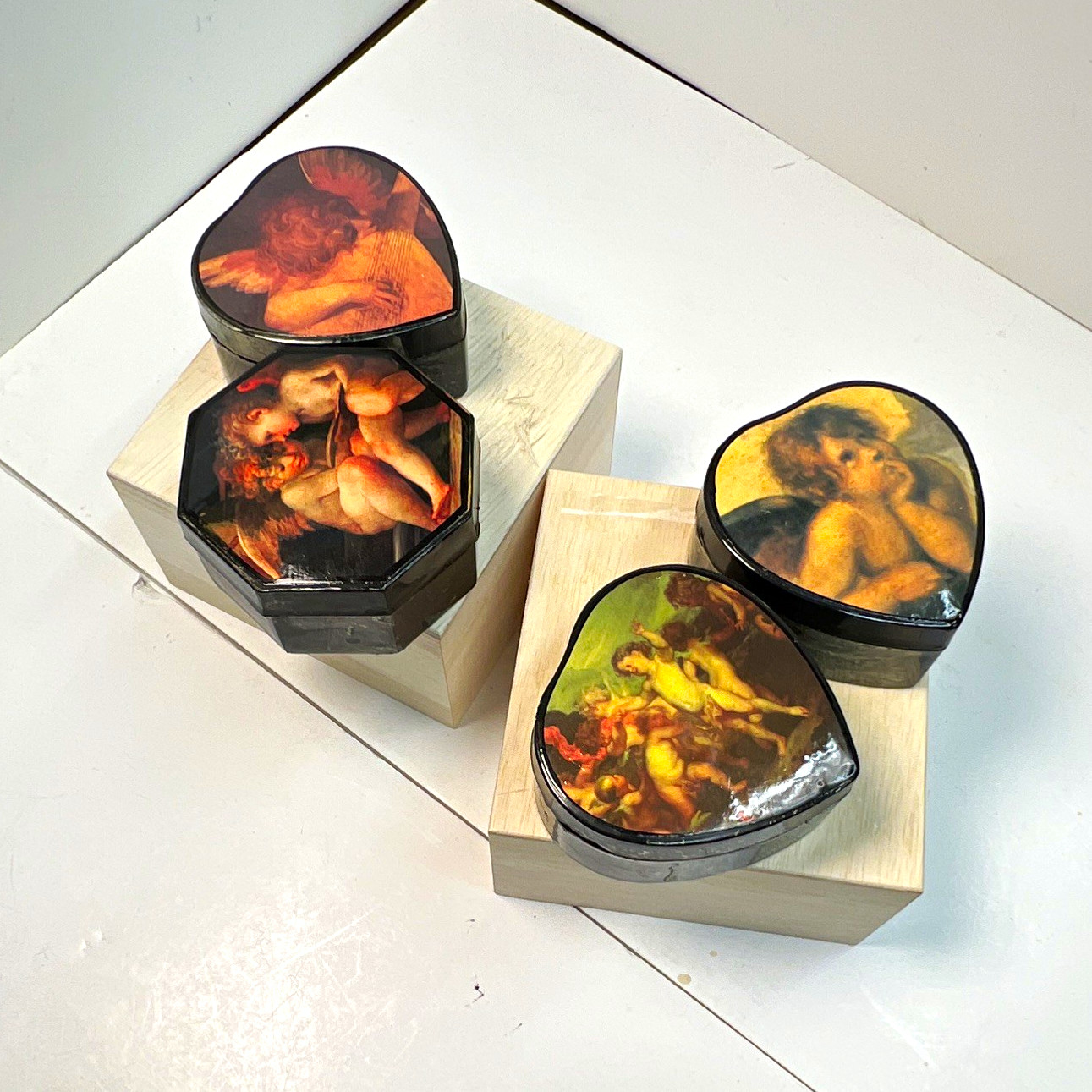 Beautiful lot of 4 Vintage Classical Cherub Angel Lacquered Trinket Boxes Beautiful lot of 4 Vintage Classical Cherub Angel Lacquered Trinket Boxes