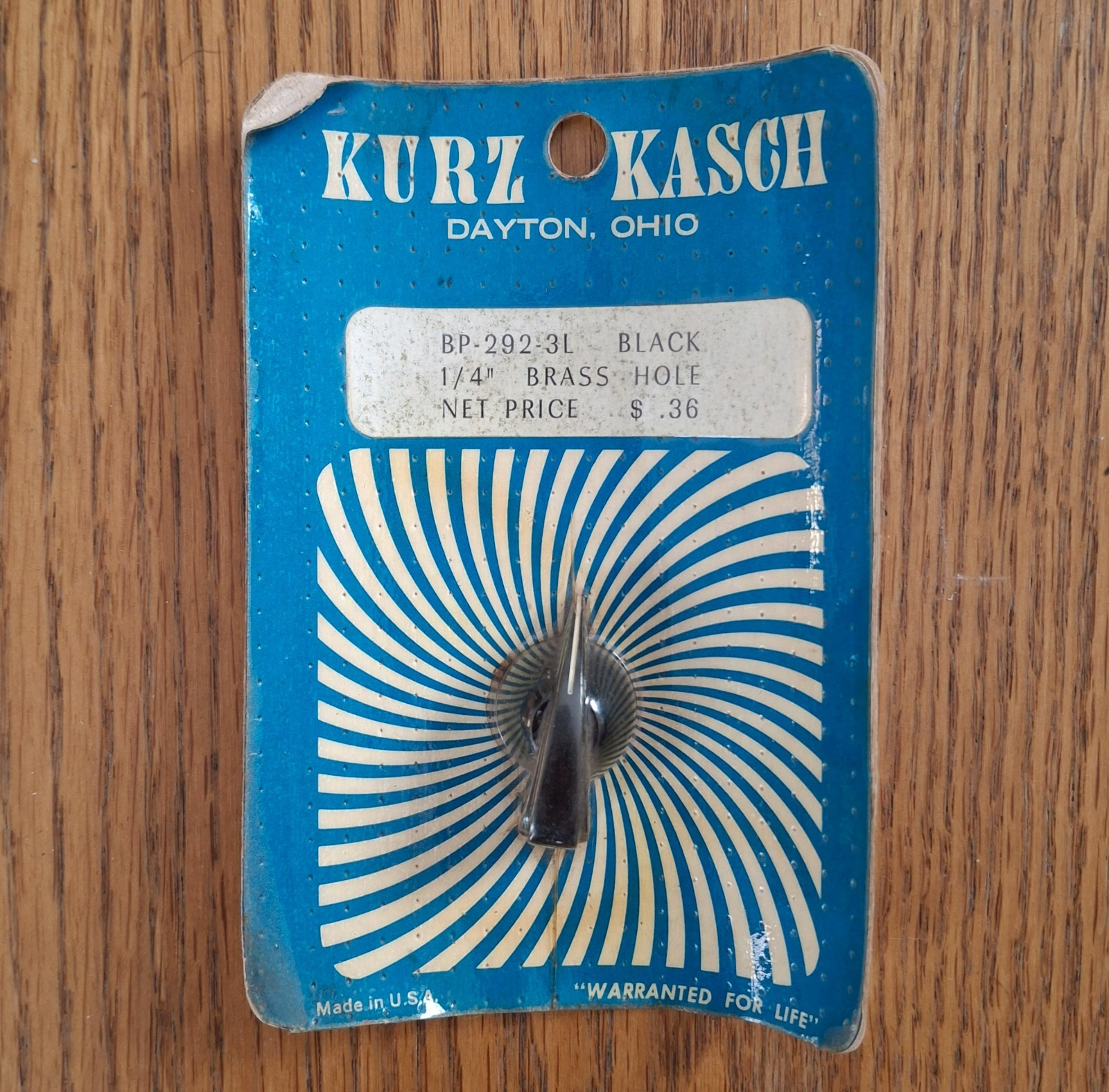 Vintage Kurz Kasch Chicken Head Knob NOS Mint for tube amp radio Made in U.S.A. Vintage Kurz Kasch Chicken Head Knob NOS Mint for tube amp radio Made in U.S.A.
