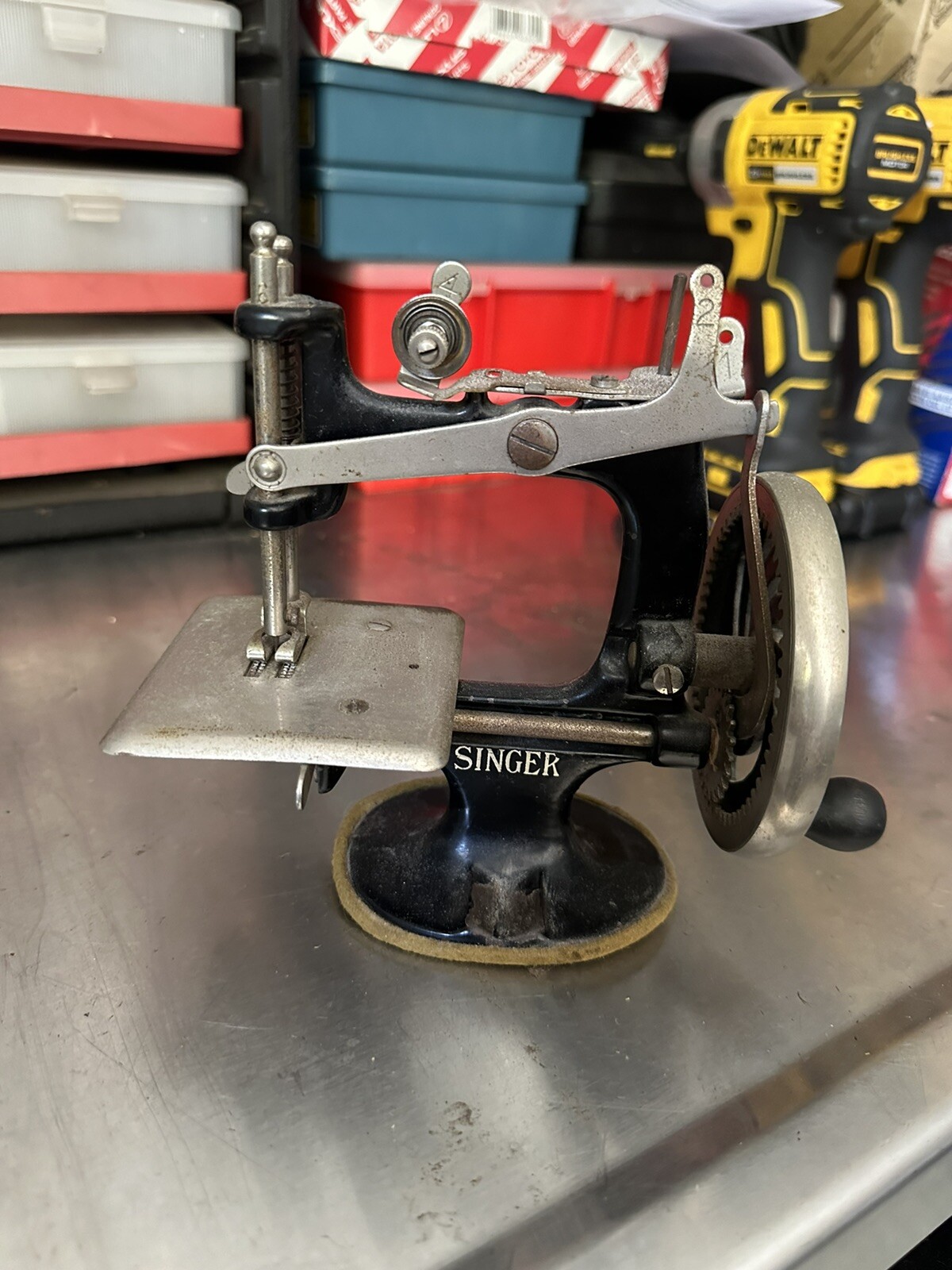 Antique SINGER 20-1 Child Toy 7-Spoke from 1926 - great condition - works Antique SINGER 20-1 Child Toy 7-Spoke from 1926 - great condition - works