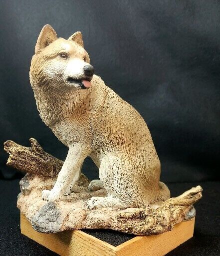 1994 Living Stone Wolf   The Sentry  Sculpure Large 8 In Tall Stunning Realism