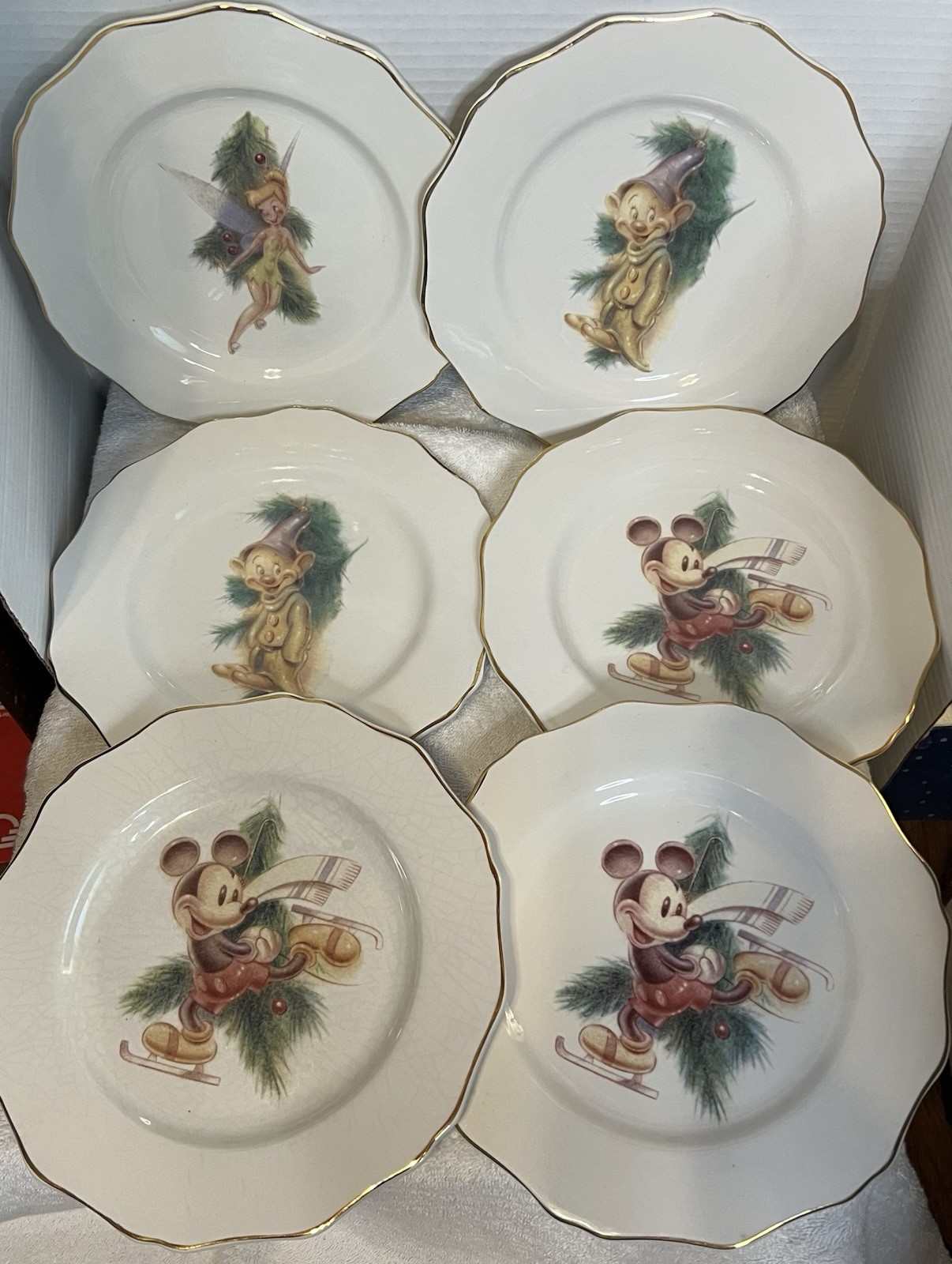 1996 Disney Direct Fine China Holiday Salad 9” Plates Various Characters Set/6