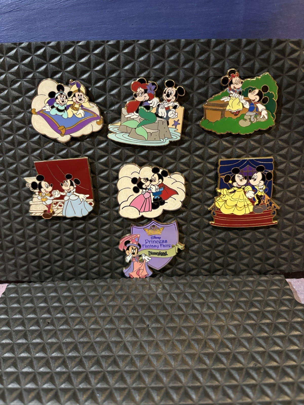 Lot of 7 Official Disney Trading Pins - Mickey & Minnie Mouse "Disney Couples"