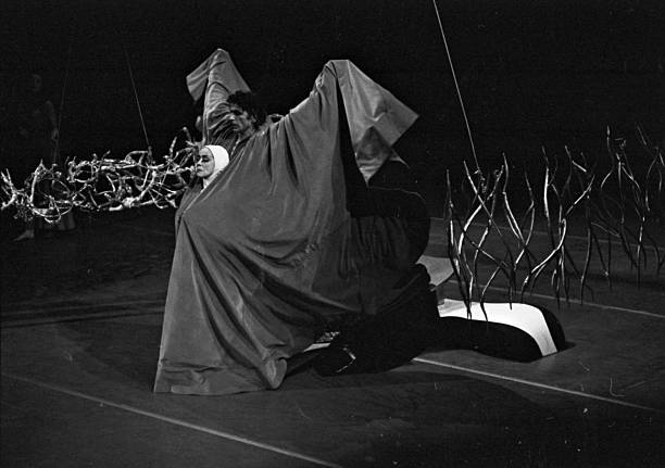 Martha Graham and her dance company performing in 1968 OLD PHOTO 4 Martha Graham and her dance company performing in 1968 OLD PHOTO 4