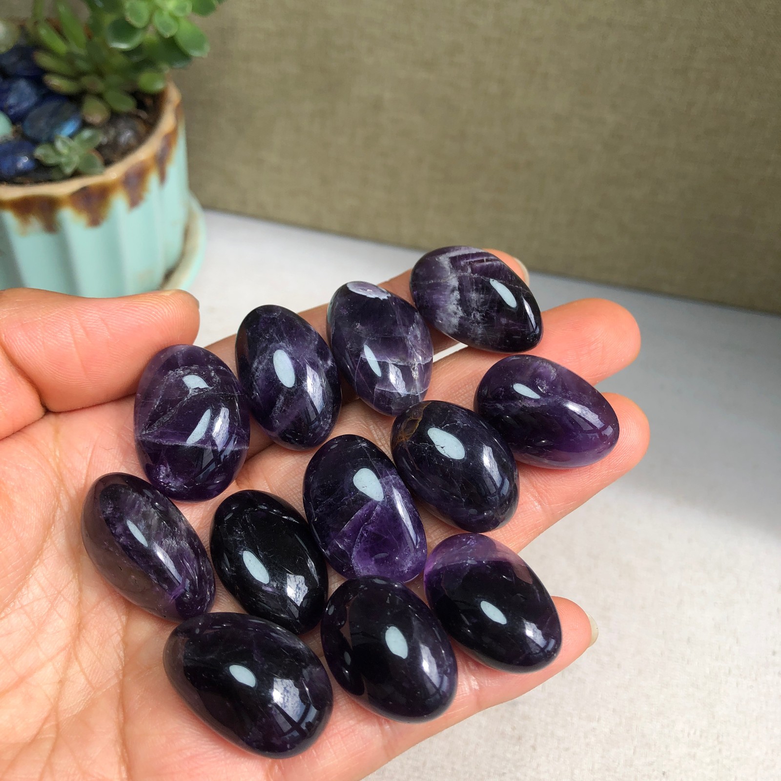 12pcs Natural Dream Amethyst semi-precious purple Crystal specimens 102g A6008 12pcs Natural Dream Amethyst semi-precious purple Crystal specimens 102g A6008