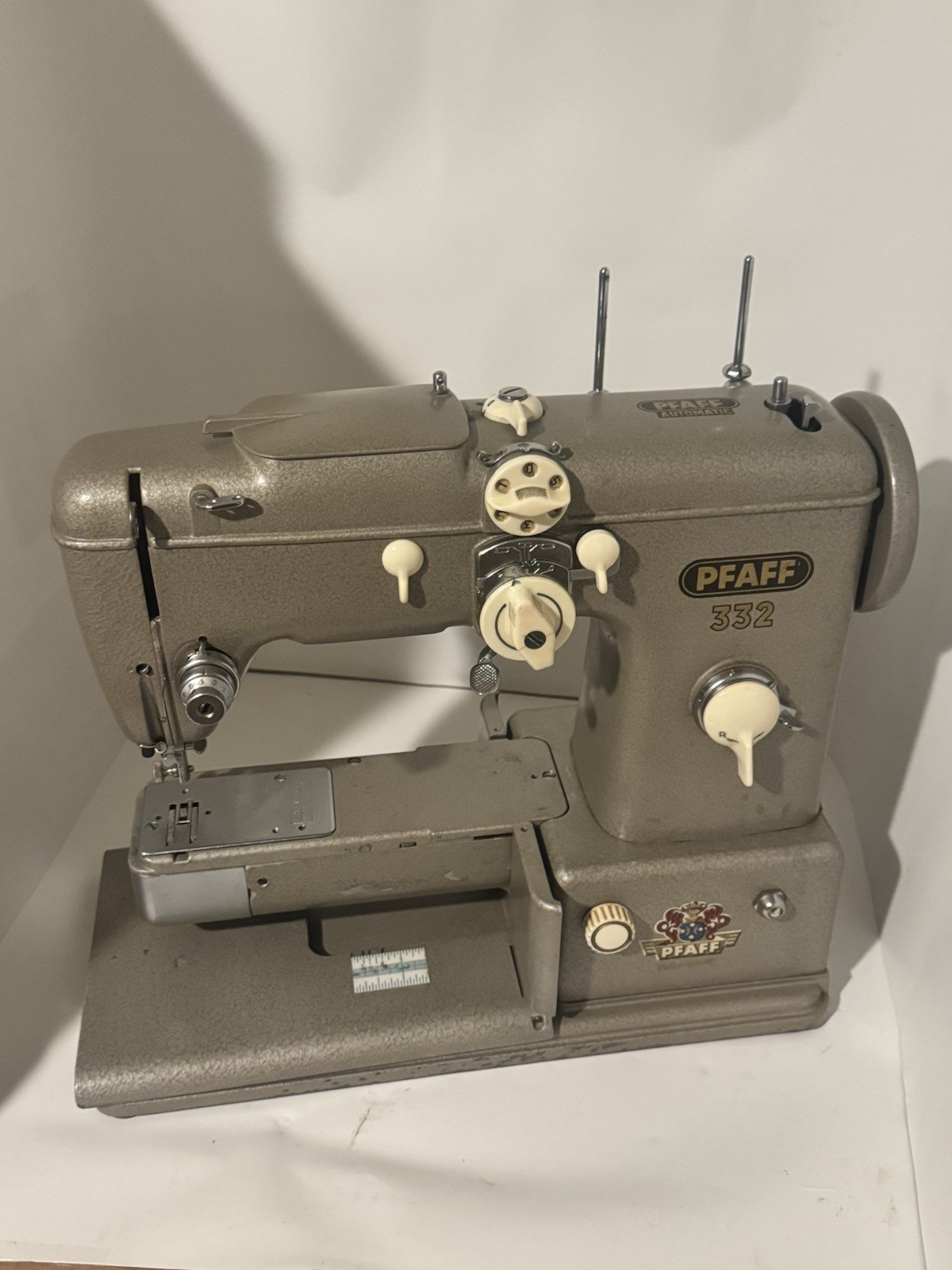 Antique Pfaff 332 Automatic Sewing Machine - Germany - NICE