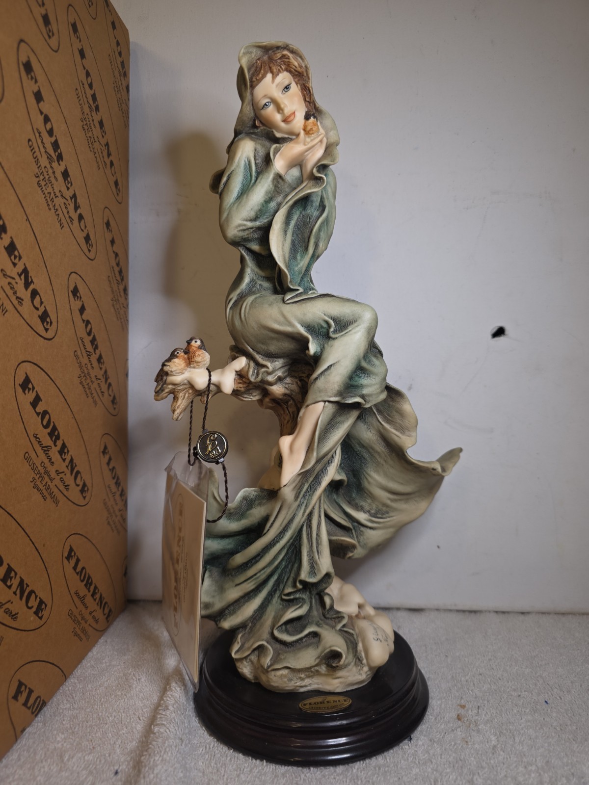 GIUSEPPE ARMANI 1997 "WINTER CHILL" FIGURINE 0764C With Box & Tags GIUSEPPE ARMANI 1997 "WINTER CHILL" FIGURINE 0764C With Box & Tags