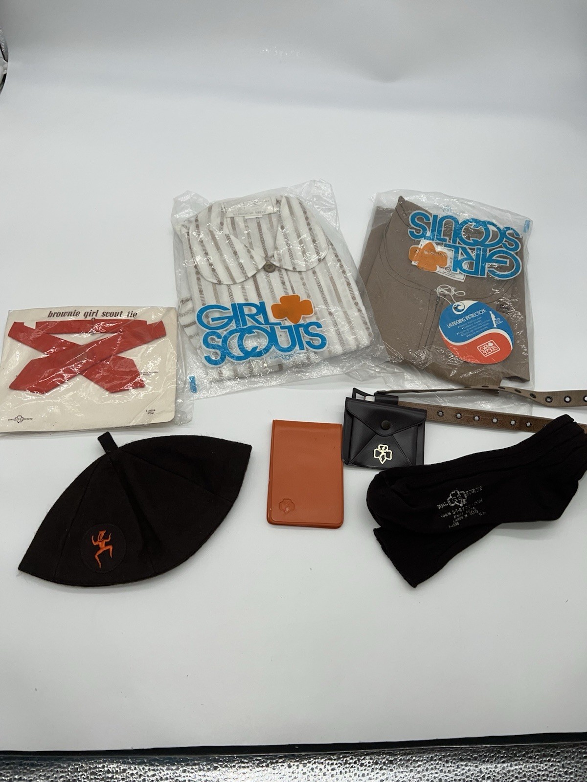 VTG 1970s Brownie Girl Scout Uniform Set w/Trefoil Pin and Indiana Troop#/Access VTG 1970s Brownie Girl Scout Uniform Set w/Trefoil Pin and Indiana Troop#/Access