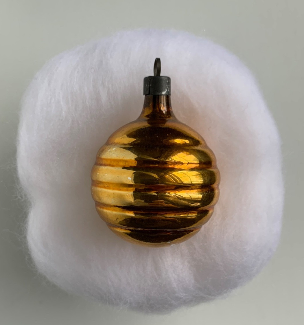 Vintage Pre WWII Premier Ribbed Ball Xmas Ornament Gold