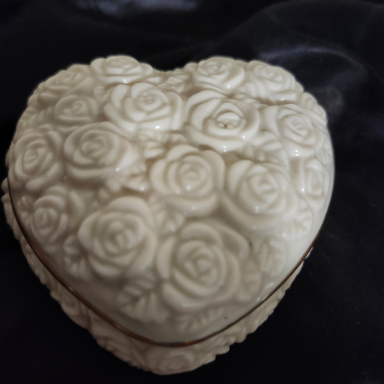 Lenox Vintage Rose Heart Box White Porcelain Trinket Box Gold Trim & DAILY SHIP