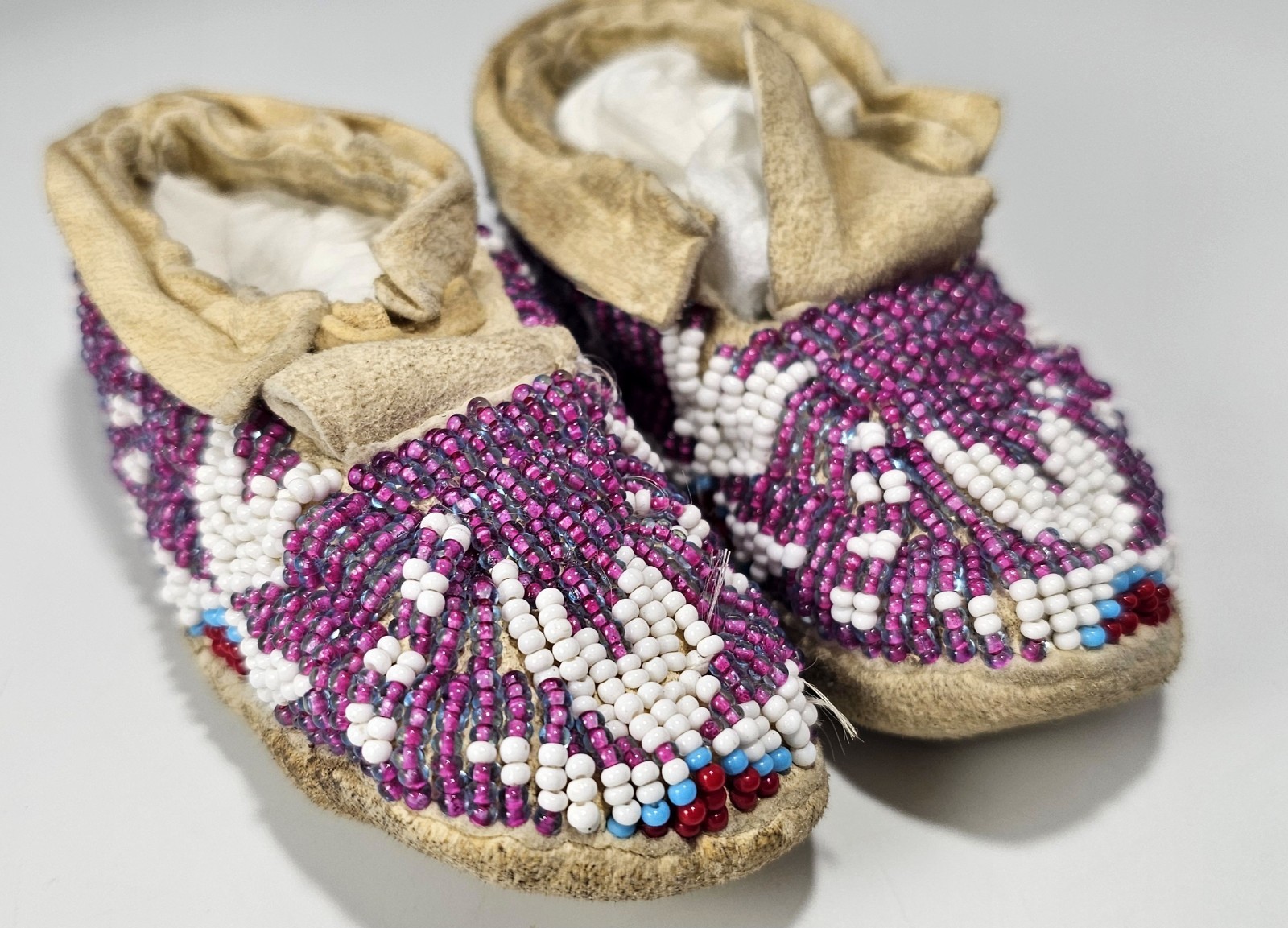 Vintage Native American Beaded Baby Moccasins Sinew Plains Lakota Style Shoes Vintage Native American Beaded Baby Moccasins Sinew Plains Lakota Style Shoes