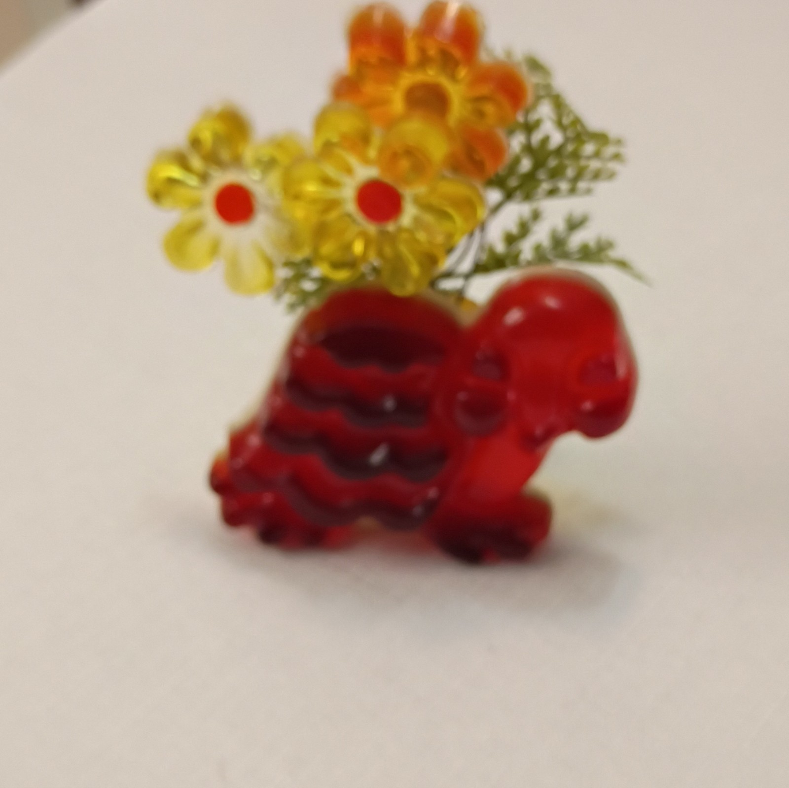 Vintage 1975 Red Turtle Plastic Figurine w/ Yellow Orange Flower Bouquet 3D Vintage 1975 Red Turtle Plastic Figurine w/ Yellow Orange Flower Bouquet 3D