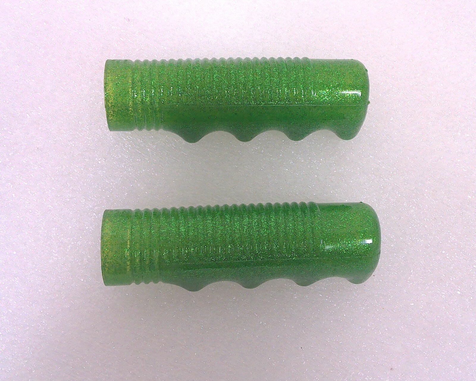 1 PAIR OF VINTAGE BIKE BICYCLE CAMPUS DARK GREEN GLITTER HAND GRIPS 1 PAIR OF VINTAGE BIKE BICYCLE CAMPUS DARK GREEN GLITTER HAND GRIPS