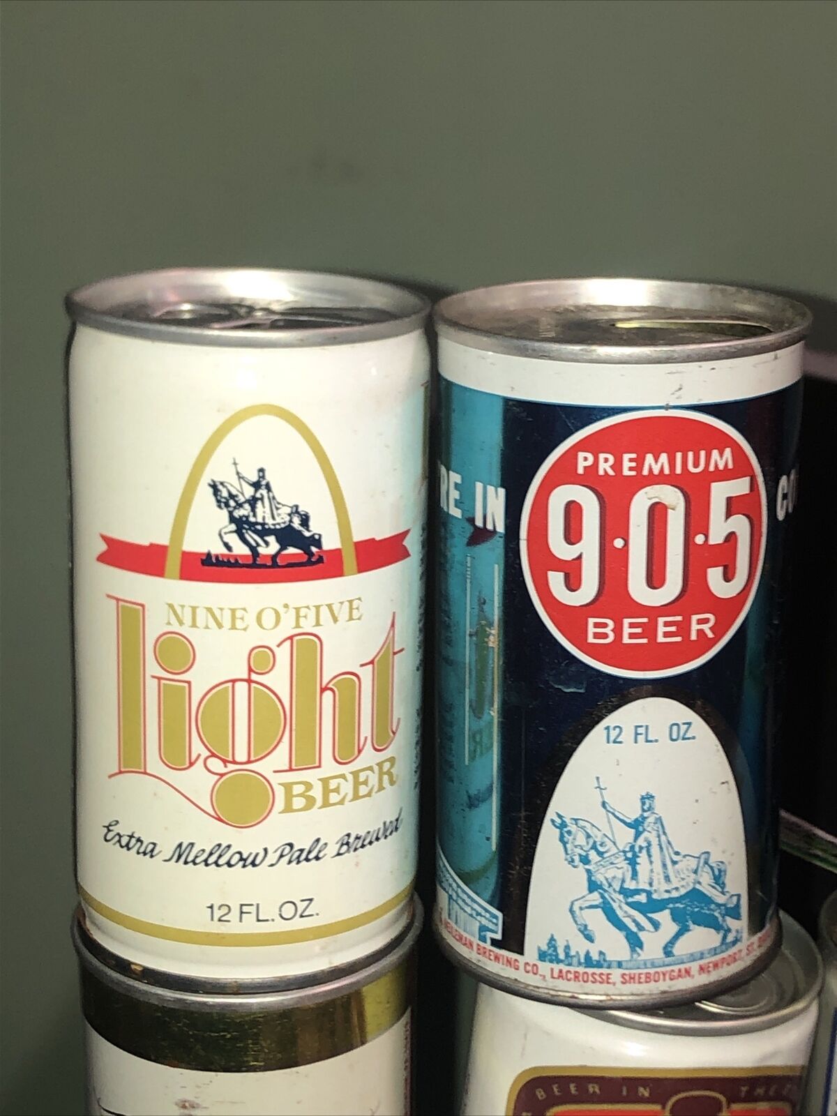 905 PREMIUM pull-tab Beer Can Aqua Beauty Empty + Nine 0’ Five Light Bottom Open