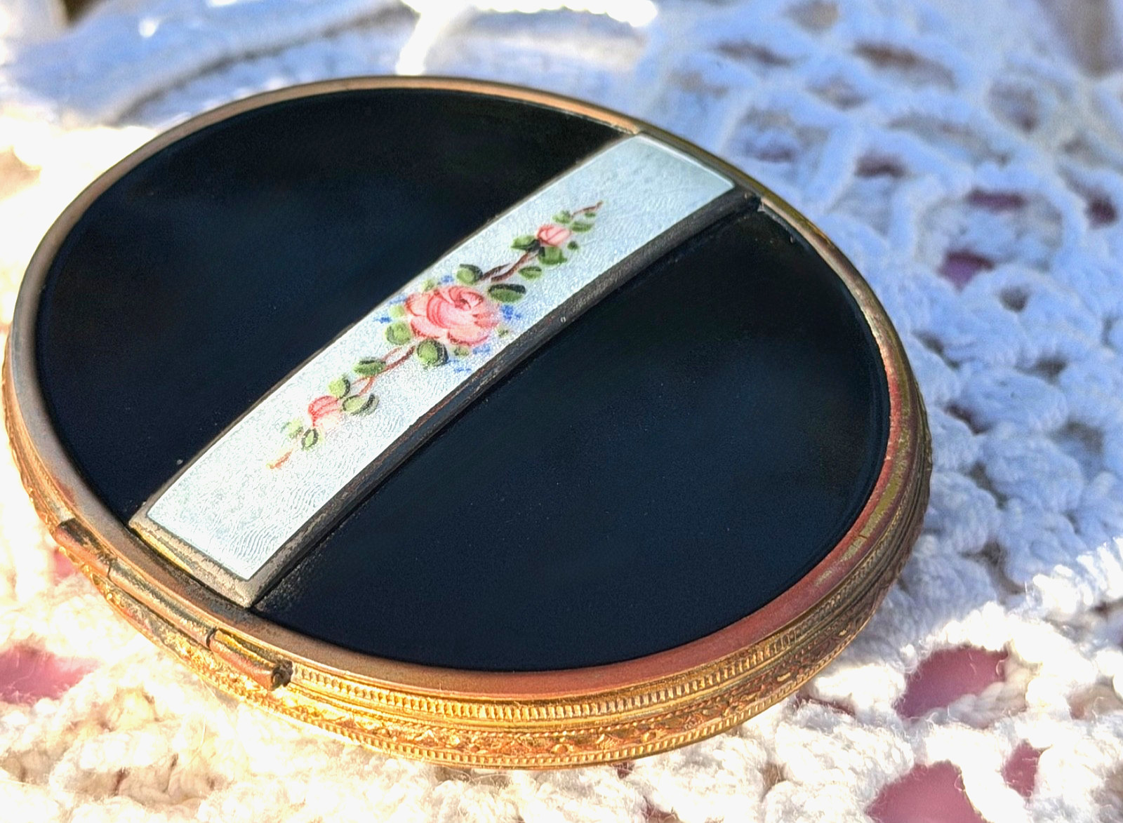Rare 1920s Bliss Bros Guilloche Enamel Double Compact • Stamped B.B. Co. Trifold Rare 1920s Bliss Bros Guilloche Enamel Double Compact • Stamped B.B. Co. Trifold