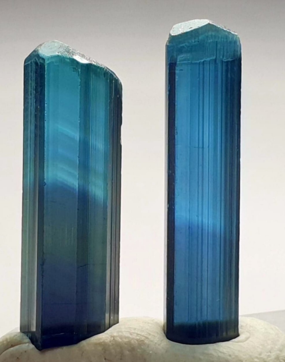 Terminated indicolite colour tourmaline crystals - 9.5 Carats Terminated indicolite colour tourmaline crystals - 9.5 Carats