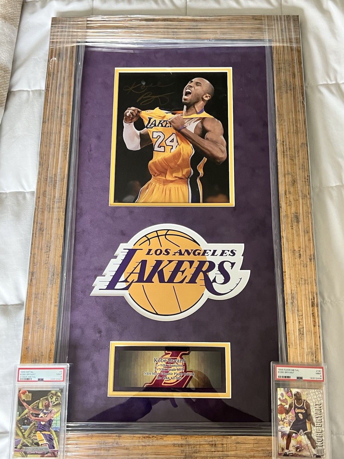 Kobe Bryant Signed Framed Portrait 2008 Iconic Jersey Tug  + 2 PSA 9 Kobe Fleer