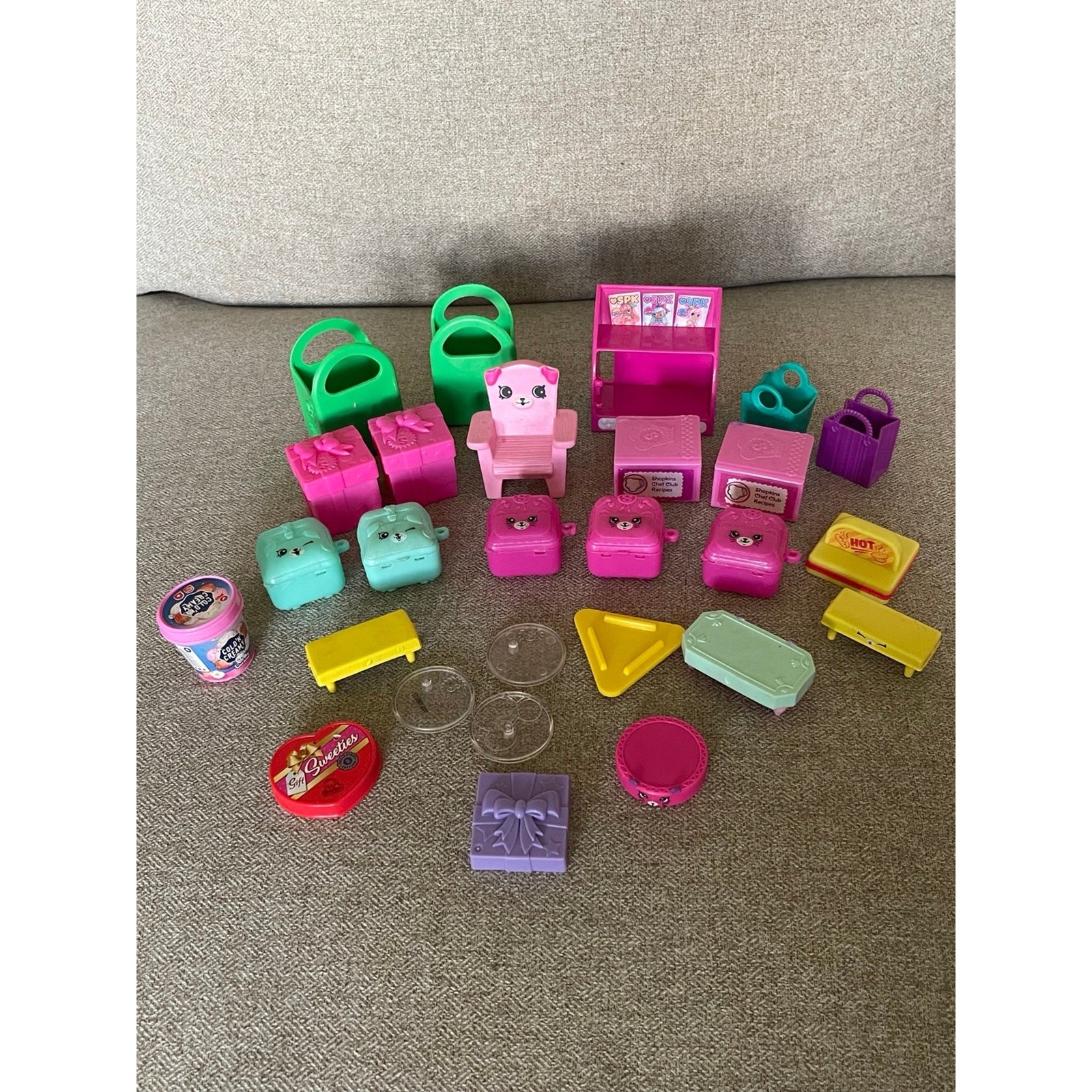 27 PCS Random From Shopkins Collection 27 PCS Random From Shopkins Collection