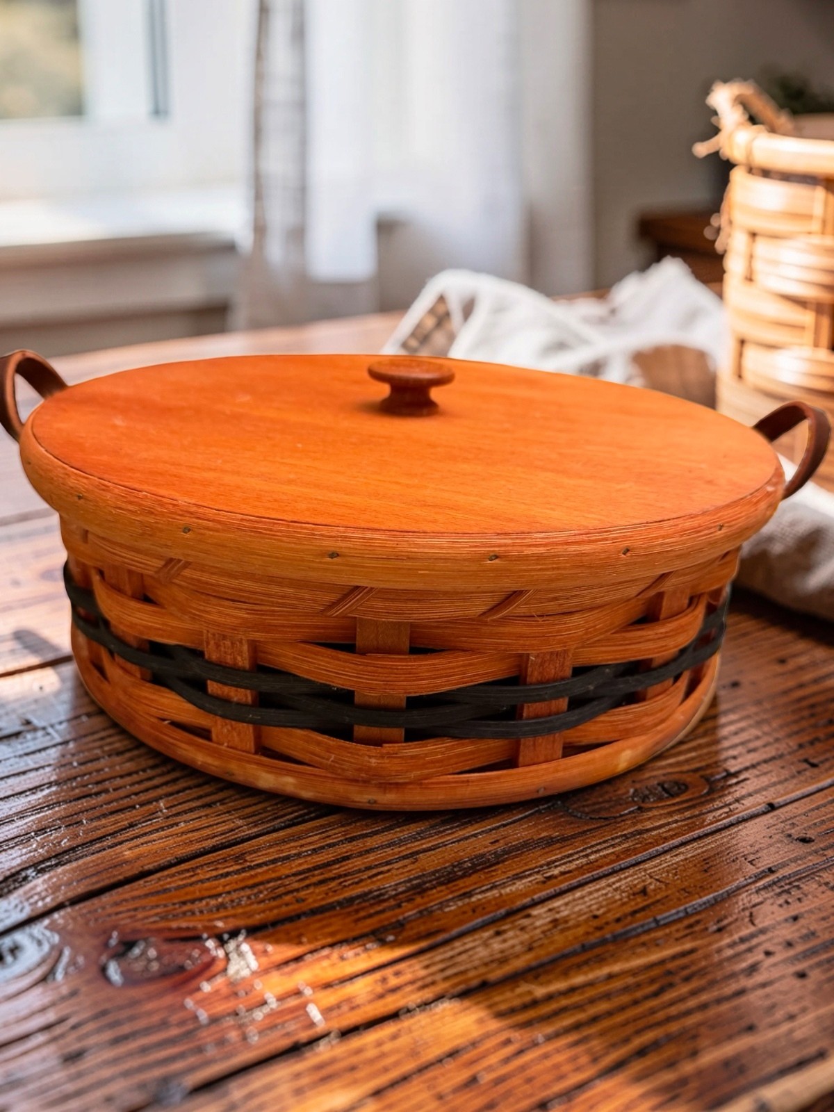 Swartzentruber Amish Handmade Covered Basket 12" Wood Lid Leather Handles Ohio Swartzentruber Amish Handmade Covered Basket 12" Wood Lid Leather Handles Ohio