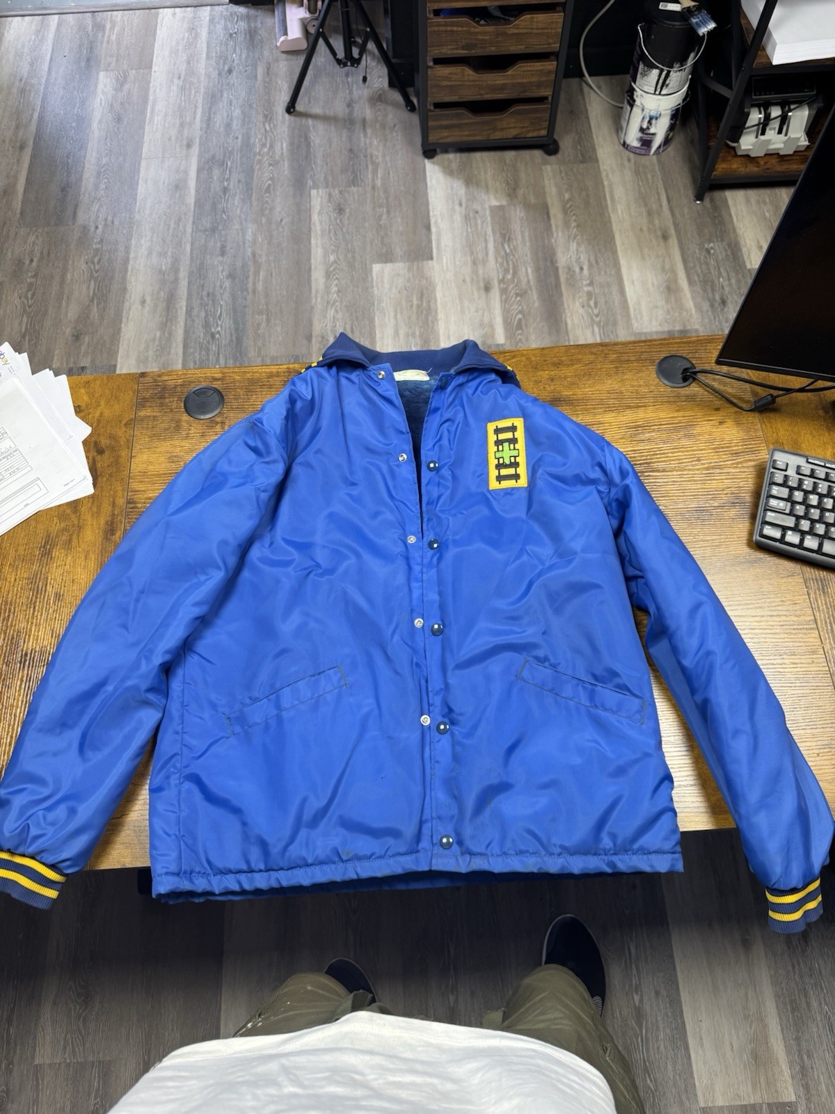 Vintage Chessie System  Railroad  Coat Size Large Men’s