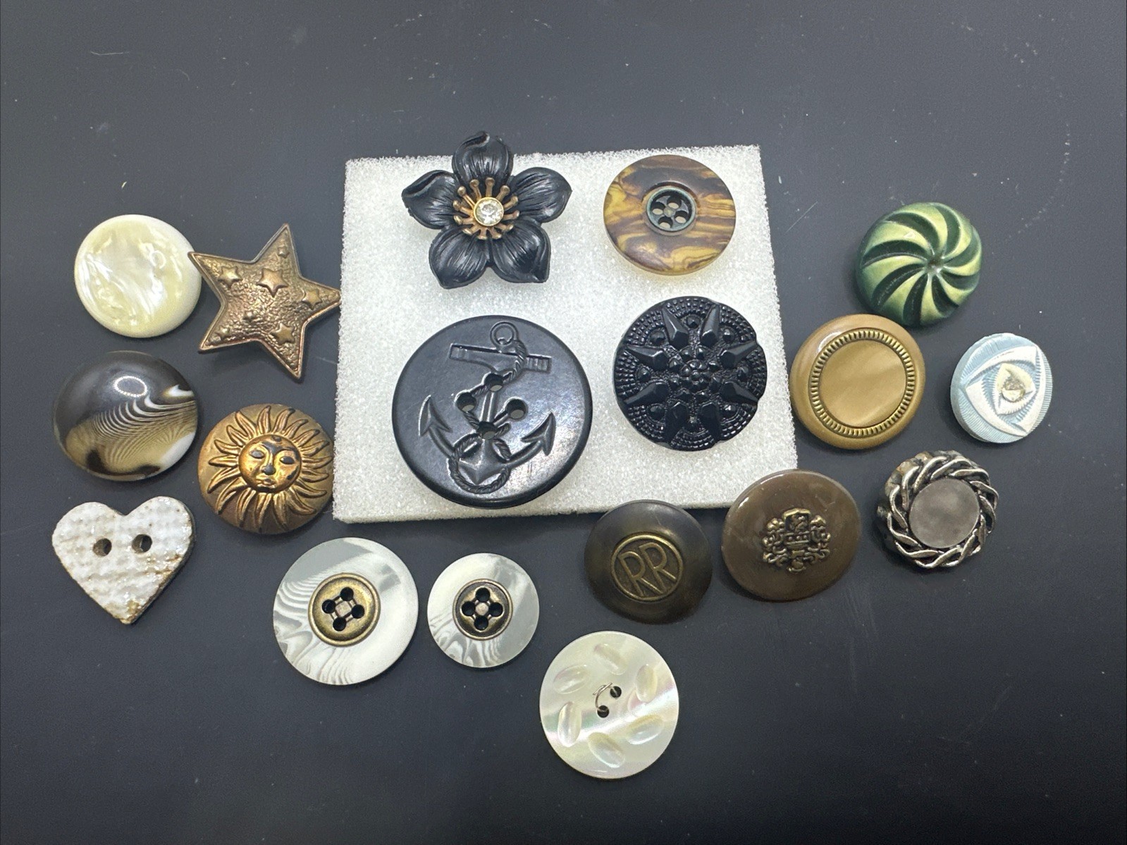 Vintage Mixed Buttons Lot Of 18 Unique Early Plastic Metal Craft Button Sun Vintage Mixed Buttons Lot Of 18 Unique Early Plastic Metal Craft Button Sun