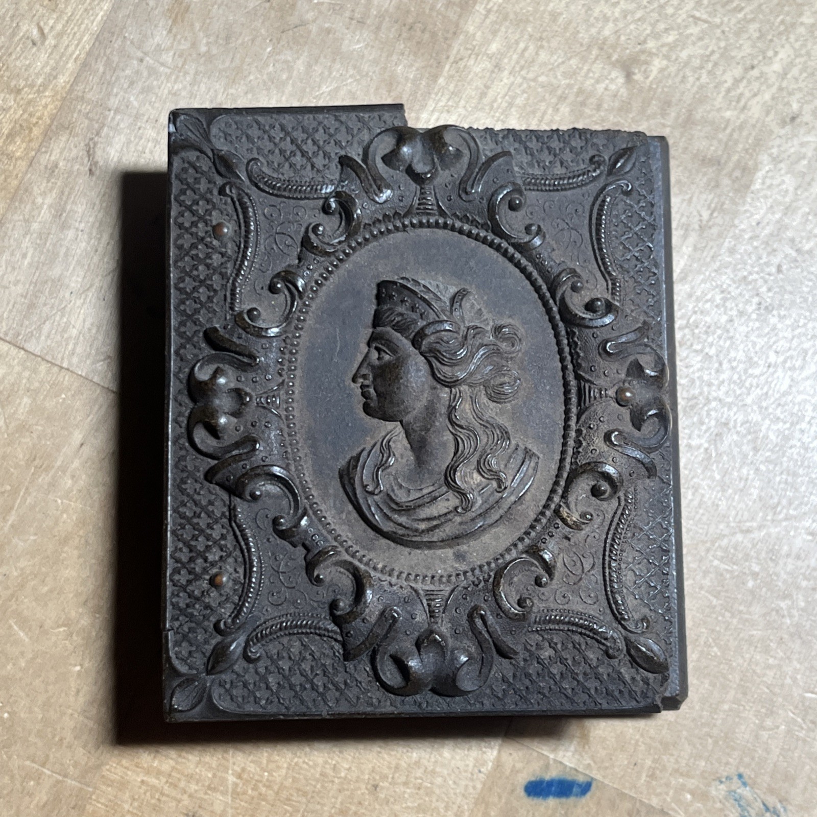 Antique Ambrotype Photos Early Thermoplastic Patriotic Case -- Q3 Antique Ambrotype Photos Early Thermoplastic Patriotic Case -- Q3