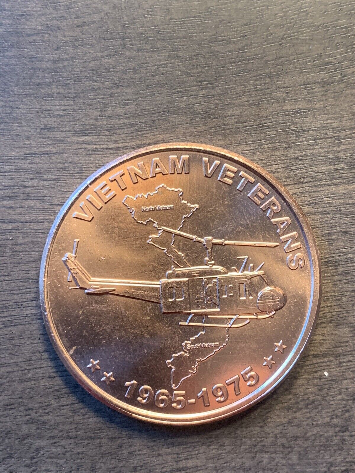 Vietnam Veterans Coin 1965-1975 (Copper .999 Fine )