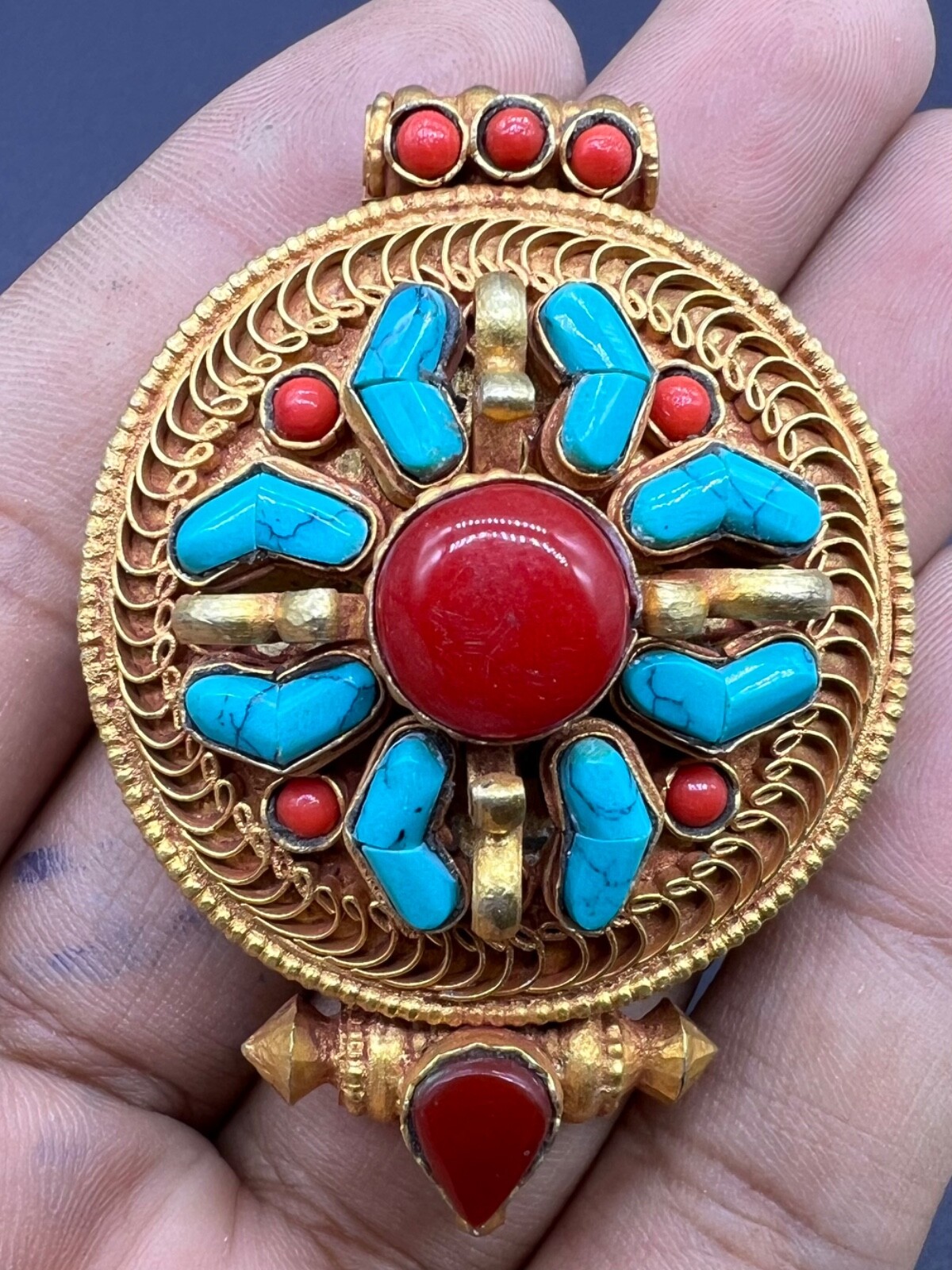 Beautiful Rare Tibetan Antique Jewelry Box With Natural Stones Amulet Gold Gildi Beautiful Rare Tibetan Antique Jewelry Box With Natural Stones Amulet Gold Gildi