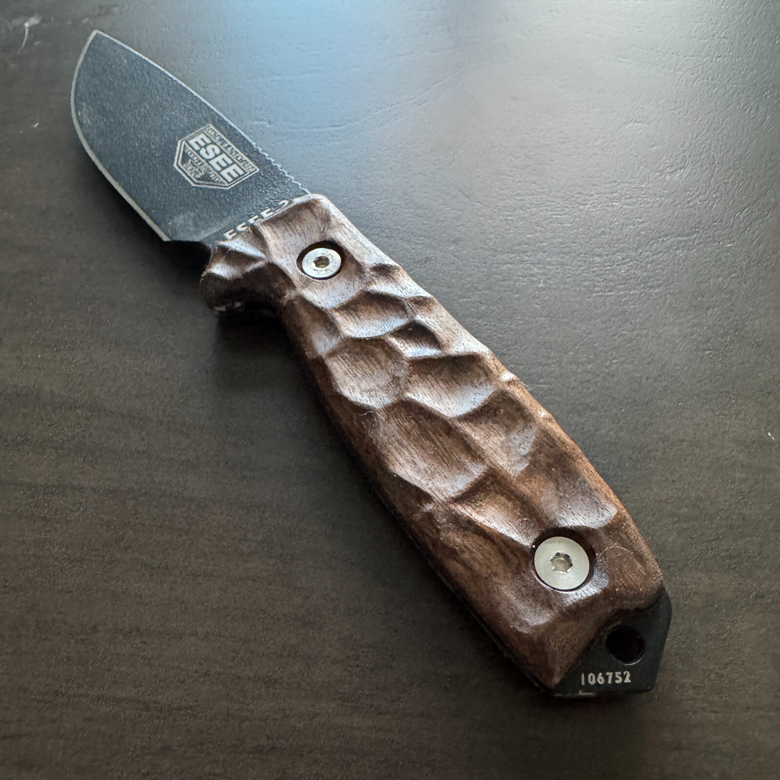 Royalcurl scales for ESEE-3/4 knife walnut Royalcurl scales for ESEE-3/4 knife walnut
