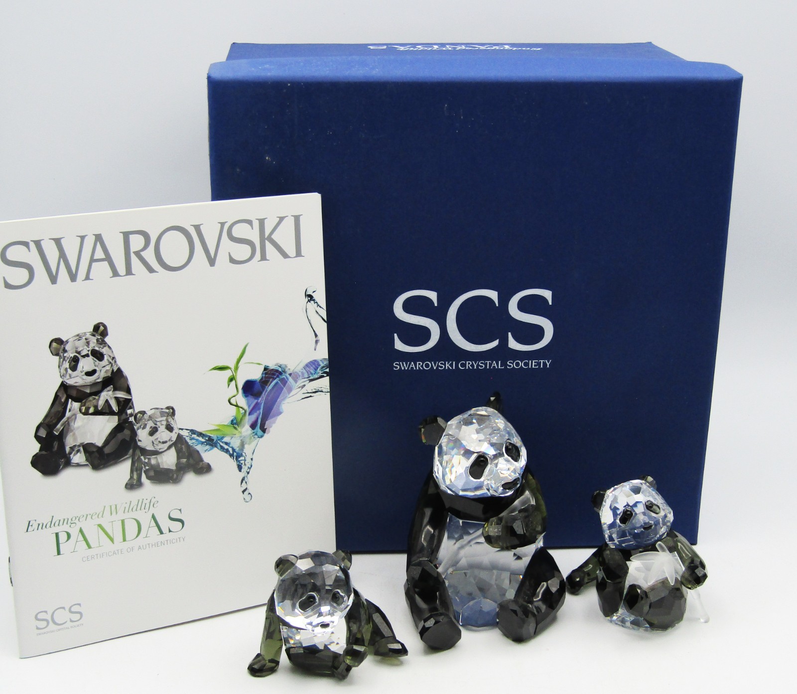 SWAROVSKI CRYSTAL SCS ANNUAL ED. 2008 PANDAS (FAMILY OF 3) w/BOX & COA SWAROVSKI CRYSTAL SCS ANNUAL ED. 2008 PANDAS (FAMILY OF 3) w/BOX & COA