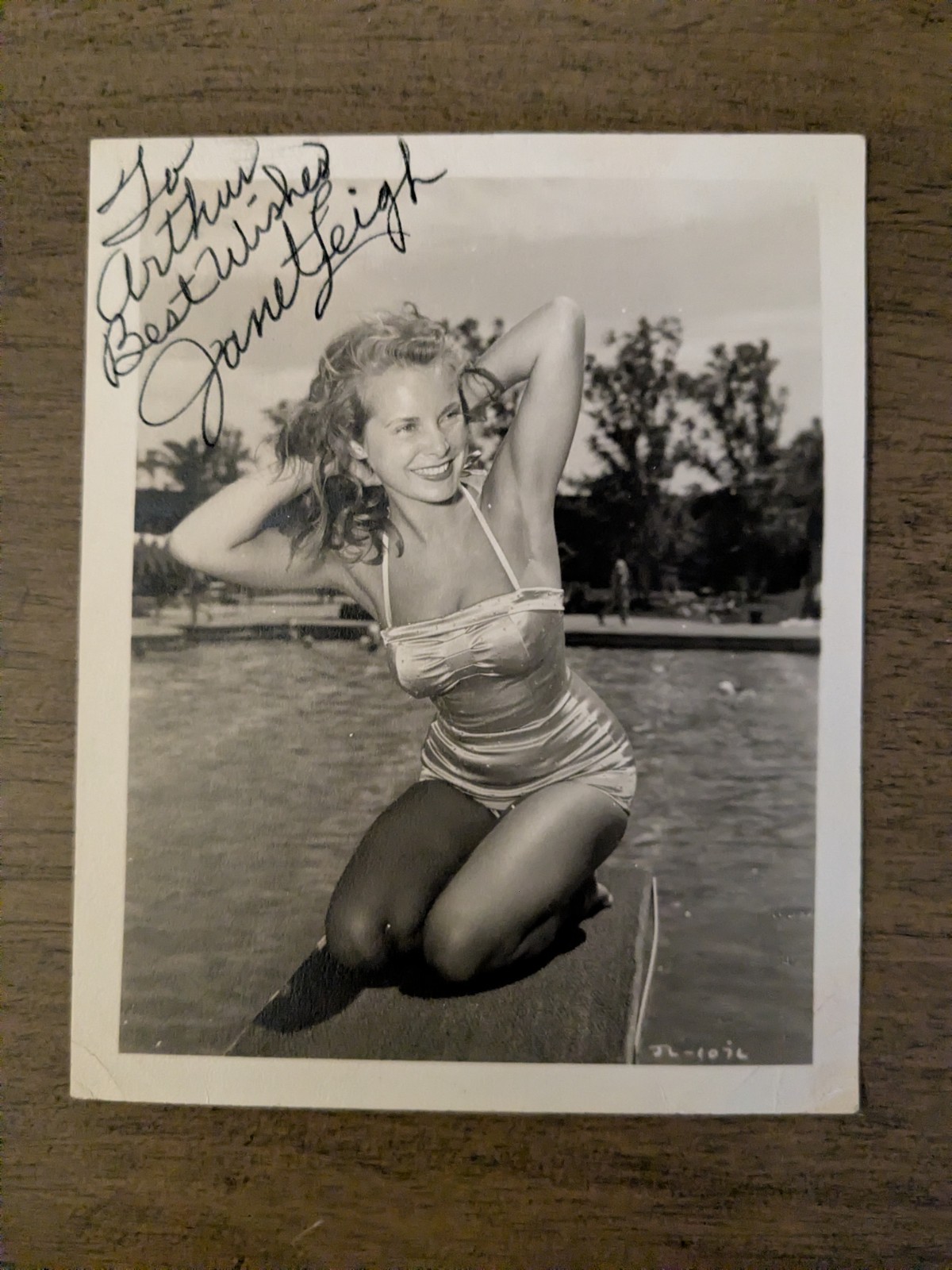 Janet Leigh Vintage Signed 4x5 Inch Photo With Inscription On Back Janet Leigh Vintage Signed 4x5 Inch Photo With Inscription On Back
