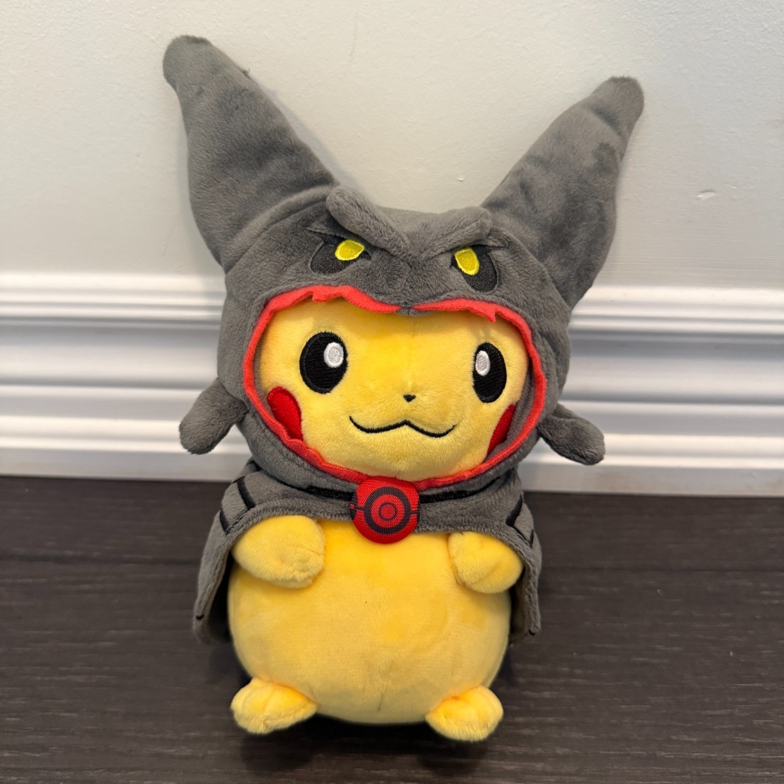 2016 Nintendo Pokemon Center Pikachu in Rayquaza Poncho Plush Doll Toy 2016 Nintendo Pokemon Center Pikachu in Rayquaza Poncho Plush Doll Toy