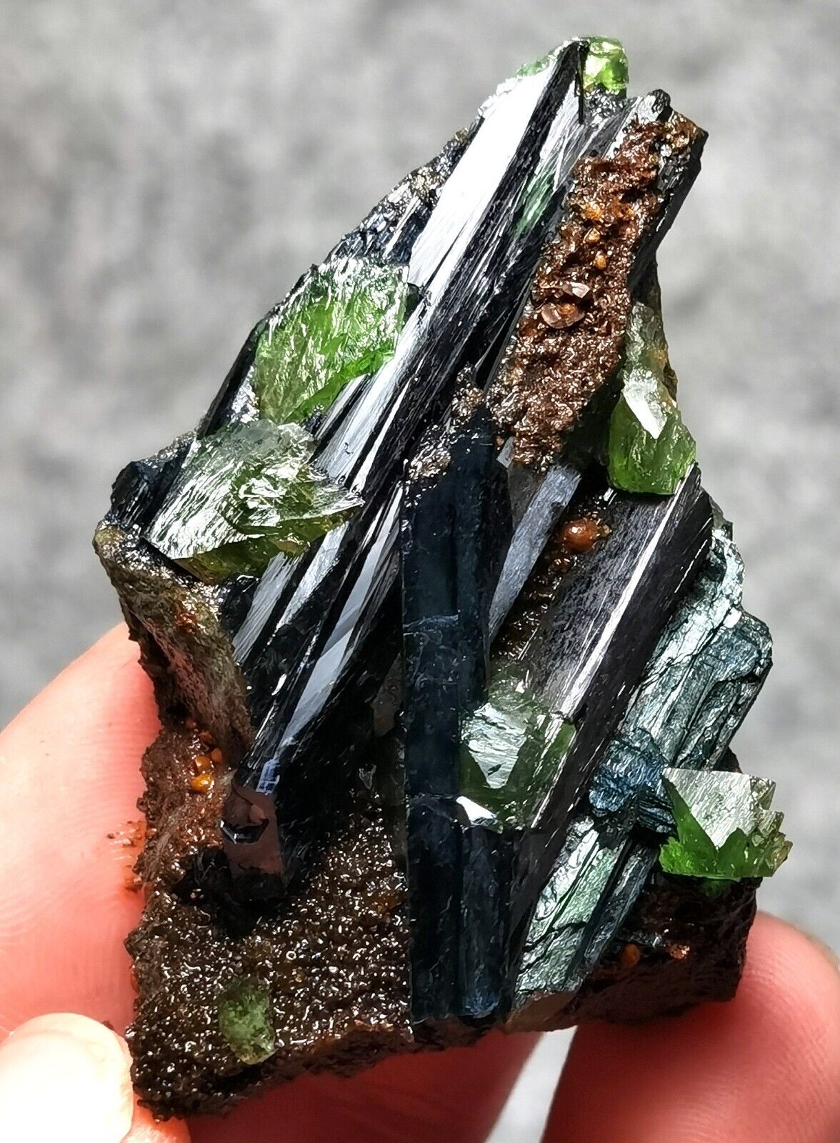 70g Natural Vivianite ludlamite Quartz Crystal Mineral Samples /Brazil
