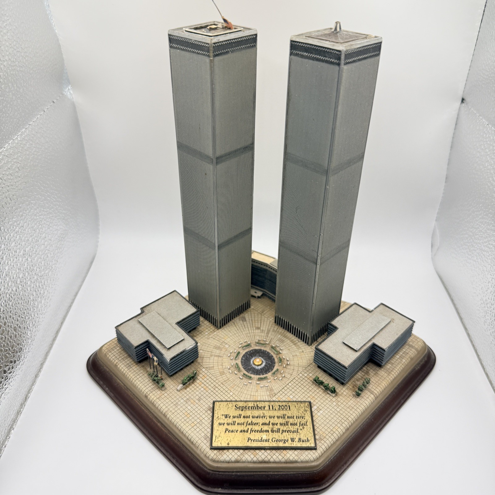 Danbury Mint 9/11 World Trade Center WTC Twin Towers Commemorative Model Danbury Mint 9/11 World Trade Center WTC Twin Towers Commemorative Model