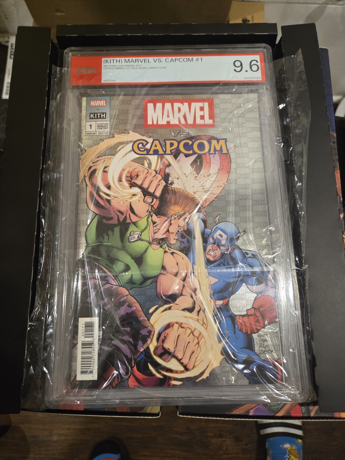 kith marvel vs capcom captain america vs guile silver variant comic,9.6 grd. kith marvel vs capcom captain america vs guile silver variant comic,9.6 grd.
