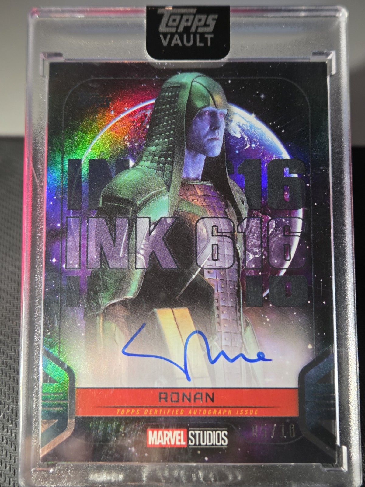 Ronan Topps 2026 Marvel Vault Captain Marvel Lee Pace Auto INK-616 /10 Ronan Topps 2026 Marvel Vault Captain Marvel Lee Pace Auto INK-616 /10