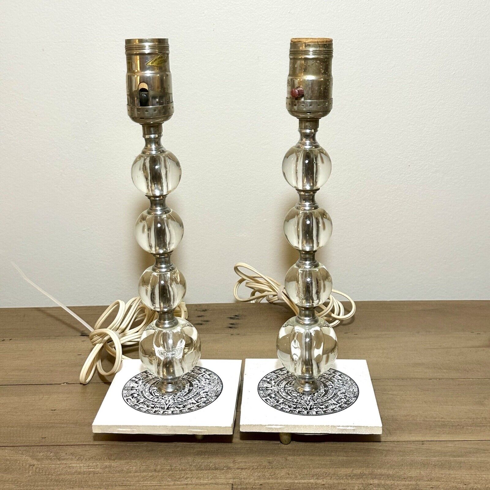 Pair Vintage Lucite Acrylic Boudoir Lamps Lamp W/ Stacked Ball And Graphic Base