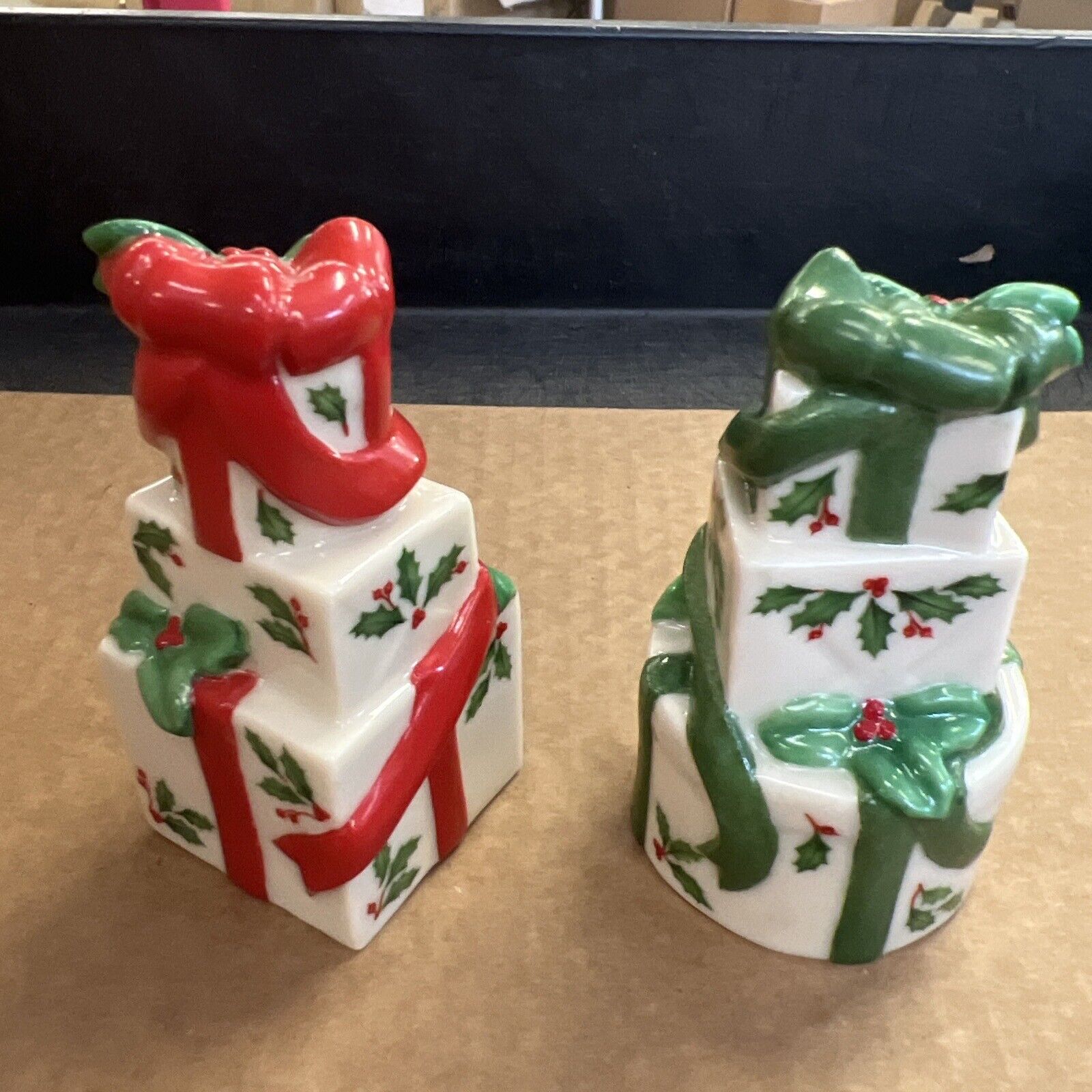 Lenox Salt & Pepper Christmas Holiday Presents Gifts Salt & Pepper Shakers