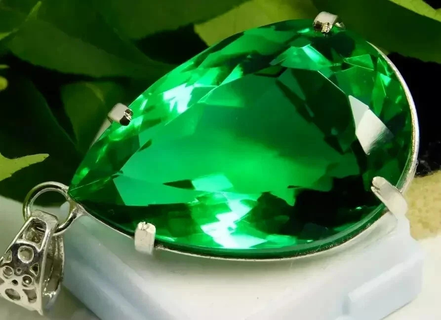 94.8 Ct+ Natural Green Topaz 925 Solid Pear Sterling Silver Pendant RG Gemstone 94.8 Ct+ Natural Green Topaz 925 Solid Pear Sterling Silver Pendant RG Gemstone