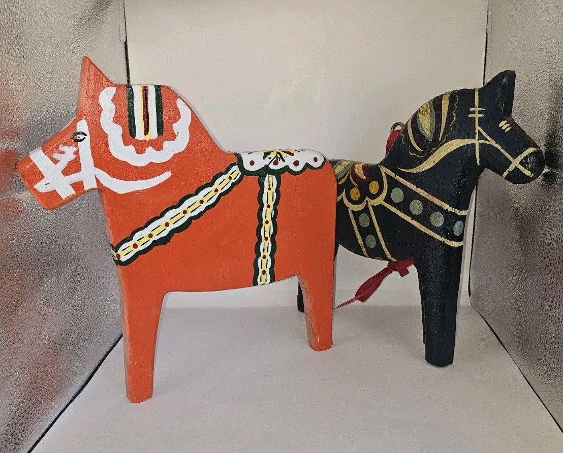 2 Vtg Rosemaling Dala Horse Sign Wooden Wall Plaque Swedish Scandinavian 10.5"