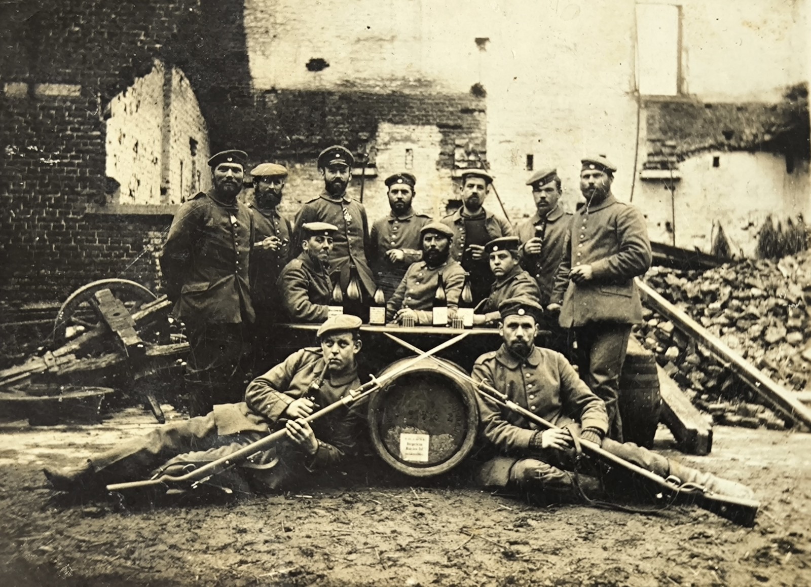 WW1 German Soldiers | Iron Cross | Rifles Barrel 1914 - 1918 Old Photo WW1 German Soldiers | Iron Cross | Rifles Barrel 1914 - 1918 Old Photo