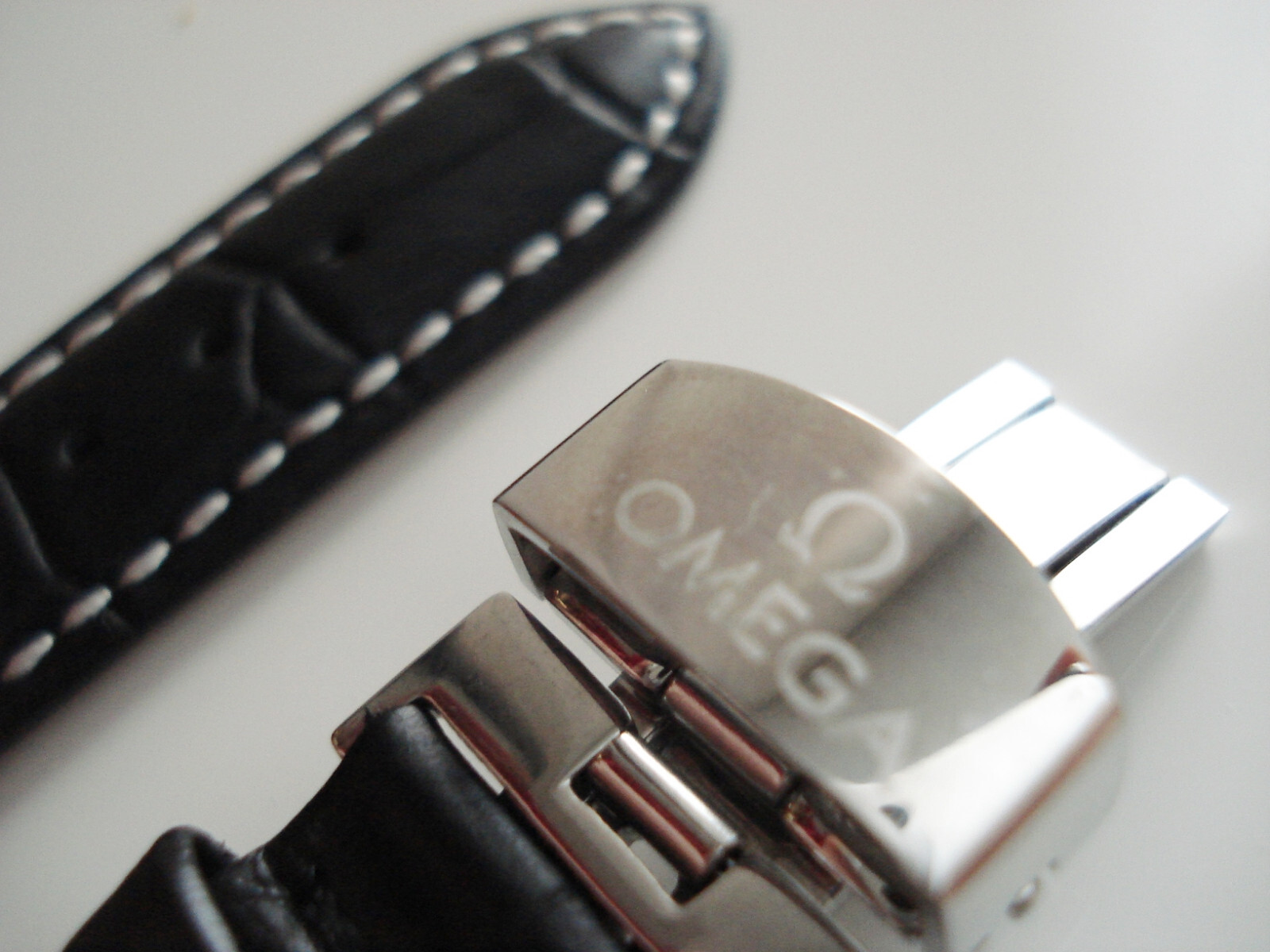 NEW WATCH STRAP Genuine Leather 20mm for OMEGA Black SEAMASTER SPEEDMASTER +GIFT NEW WATCH STRAP Genuine Leather 20mm for OMEGA Black SEAMASTER SPEEDMASTER +GIFT