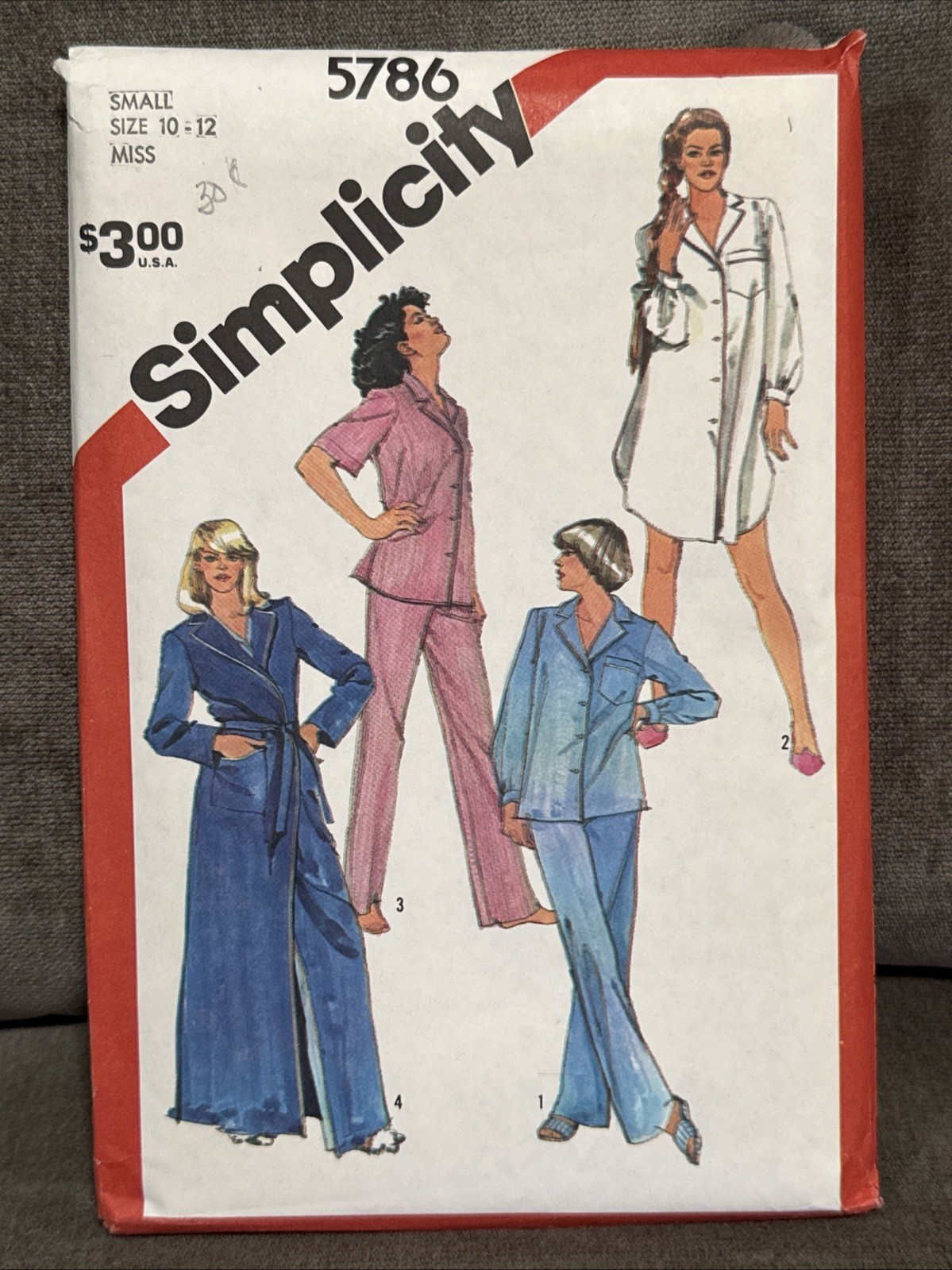 Vintage 1982 Simplicity 5786 Pajamas Nightshirt Robe Size S 10-12 UNCUT Vintage 1982 Simplicity 5786 Pajamas Nightshirt Robe Size S 10-12 UNCUT