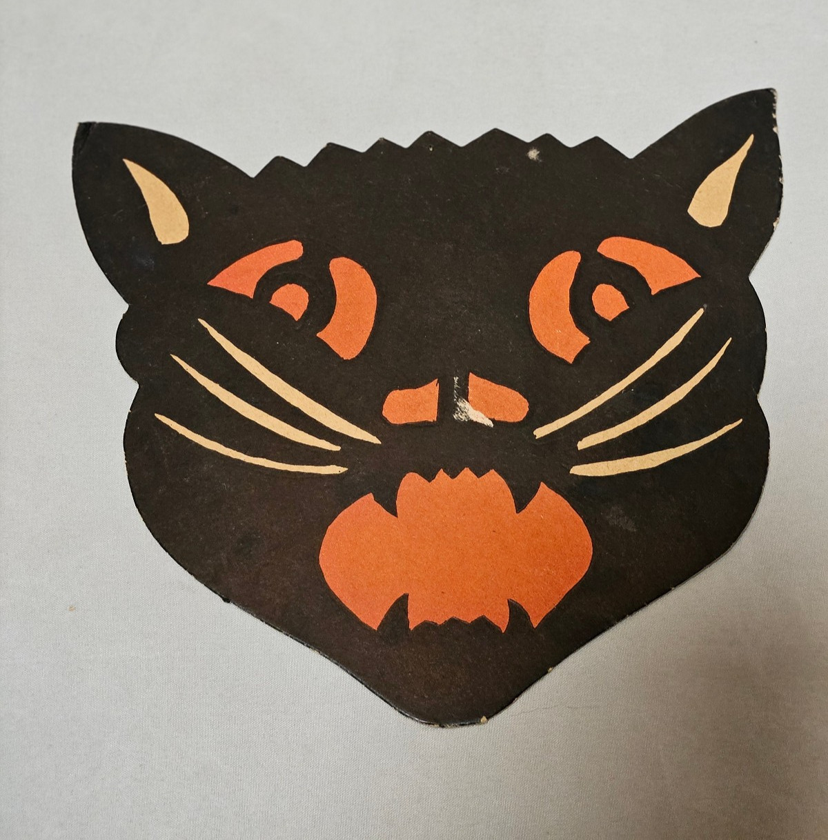 VINTAGE HALLOWEEN SCREAMING BLACK CAT FACE DIE CUT USA 6" x 7" 1920-1949 VINTAGE HALLOWEEN SCREAMING BLACK CAT FACE DIE CUT USA 6" x 7" 1920-1949