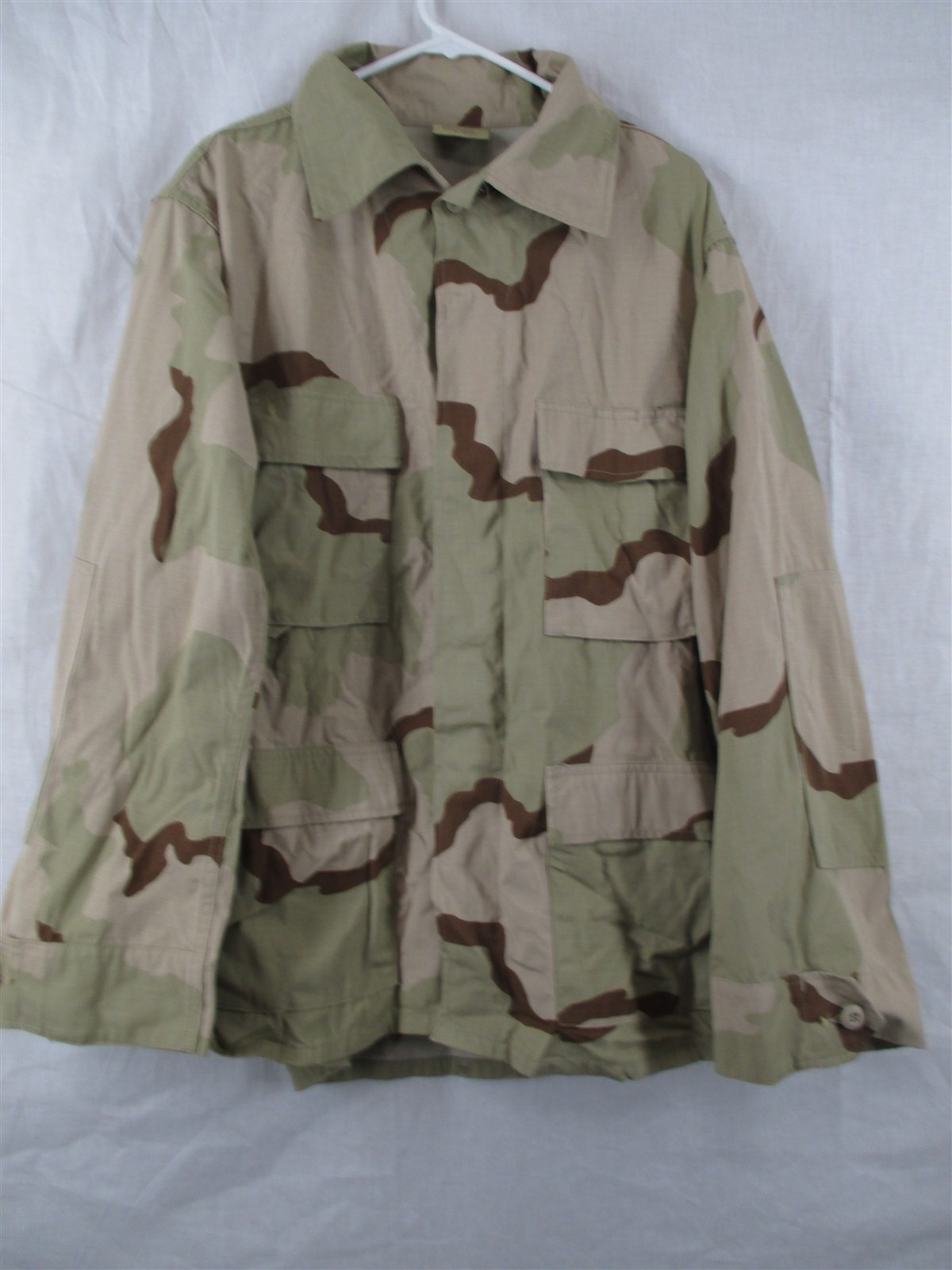 DCU Shirt/Coat Large Regular Desert Tri-Color Camo Cotton/Nylon USGI Army DCU Shirt/Coat Large Regular Desert Tri-Color Camo Cotton/Nylon USGI Army