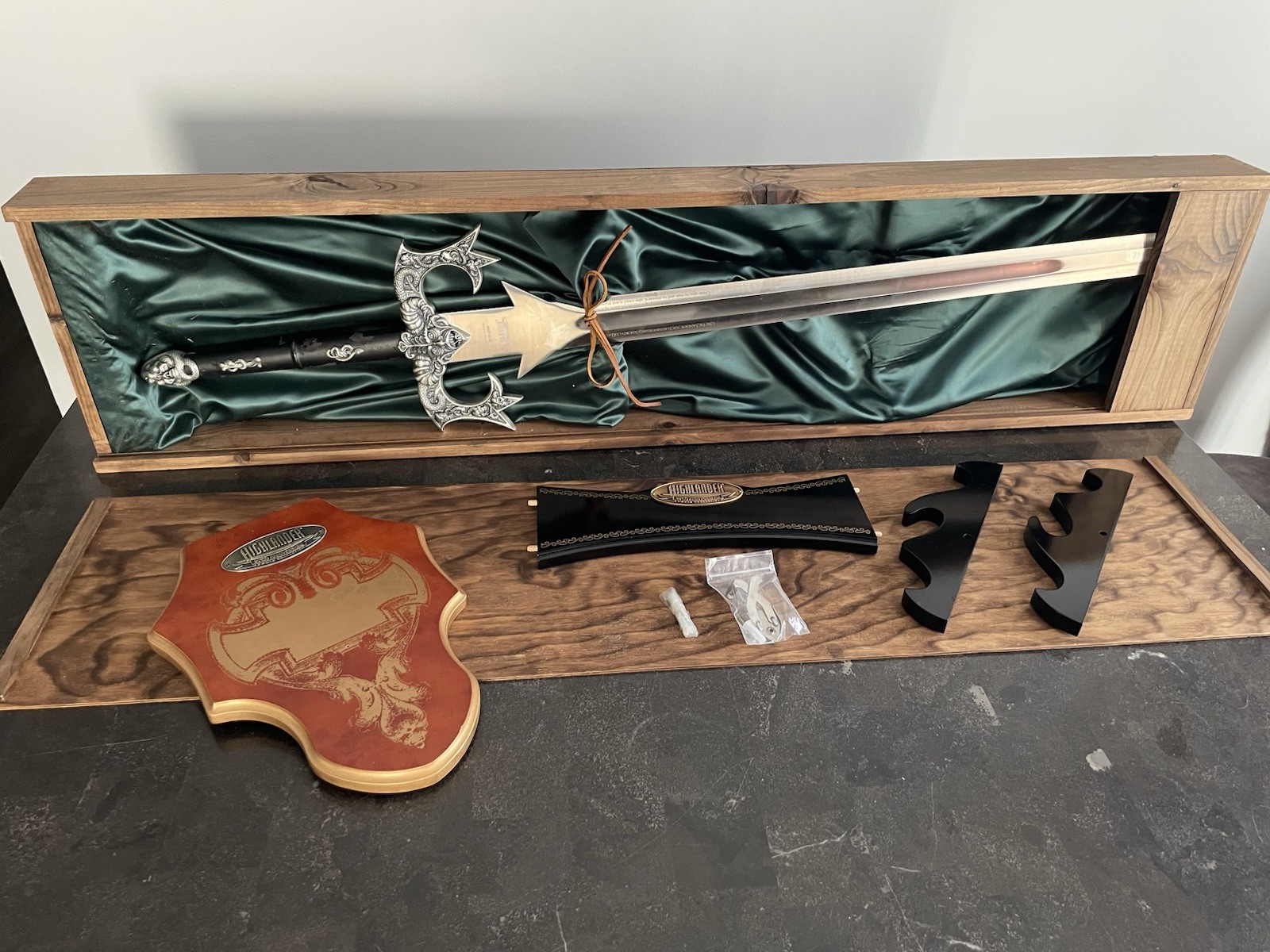 Highlander MARTO 20th Anniversary Kronos Sword #132/3500 + Stand Plaque & Box Highlander MARTO 20th Anniversary Kronos Sword #132/3500 + Stand Plaque & Box