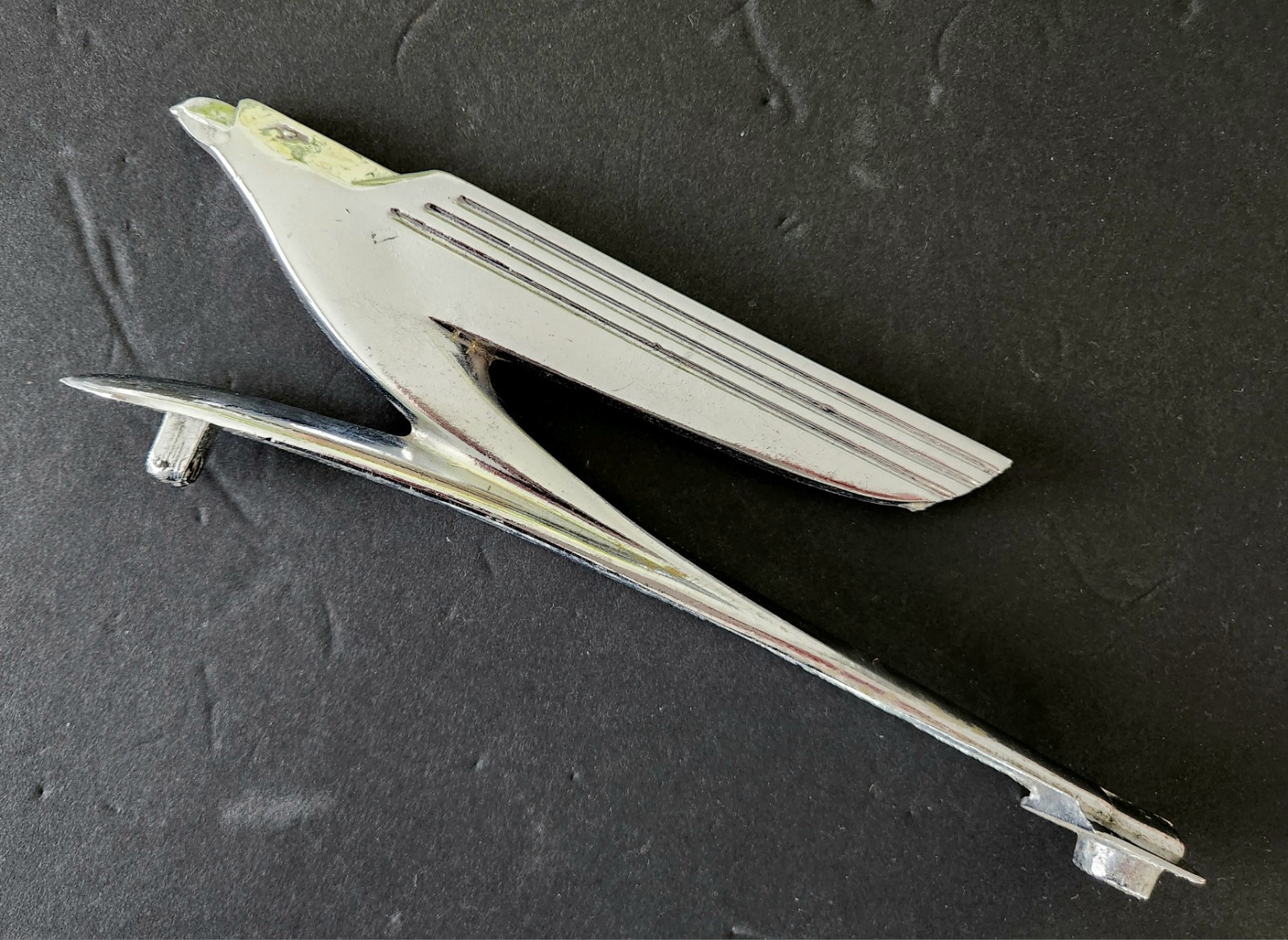 NOS VINTAGE 1936 CHEVROLET HOOD ORNAMENT CHEVY FLYING WINGED EAGLE AFTERMARKET NOS VINTAGE 1936 CHEVROLET HOOD ORNAMENT CHEVY FLYING WINGED EAGLE AFTERMARKET
